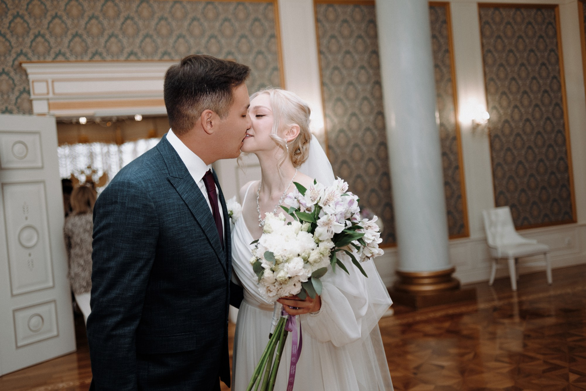 Свадебный фотограф в Тюмени — Фотосессия Тимура и Лизы в городском стиле. Портретный фотограф Тюмень Дарья Мустафина