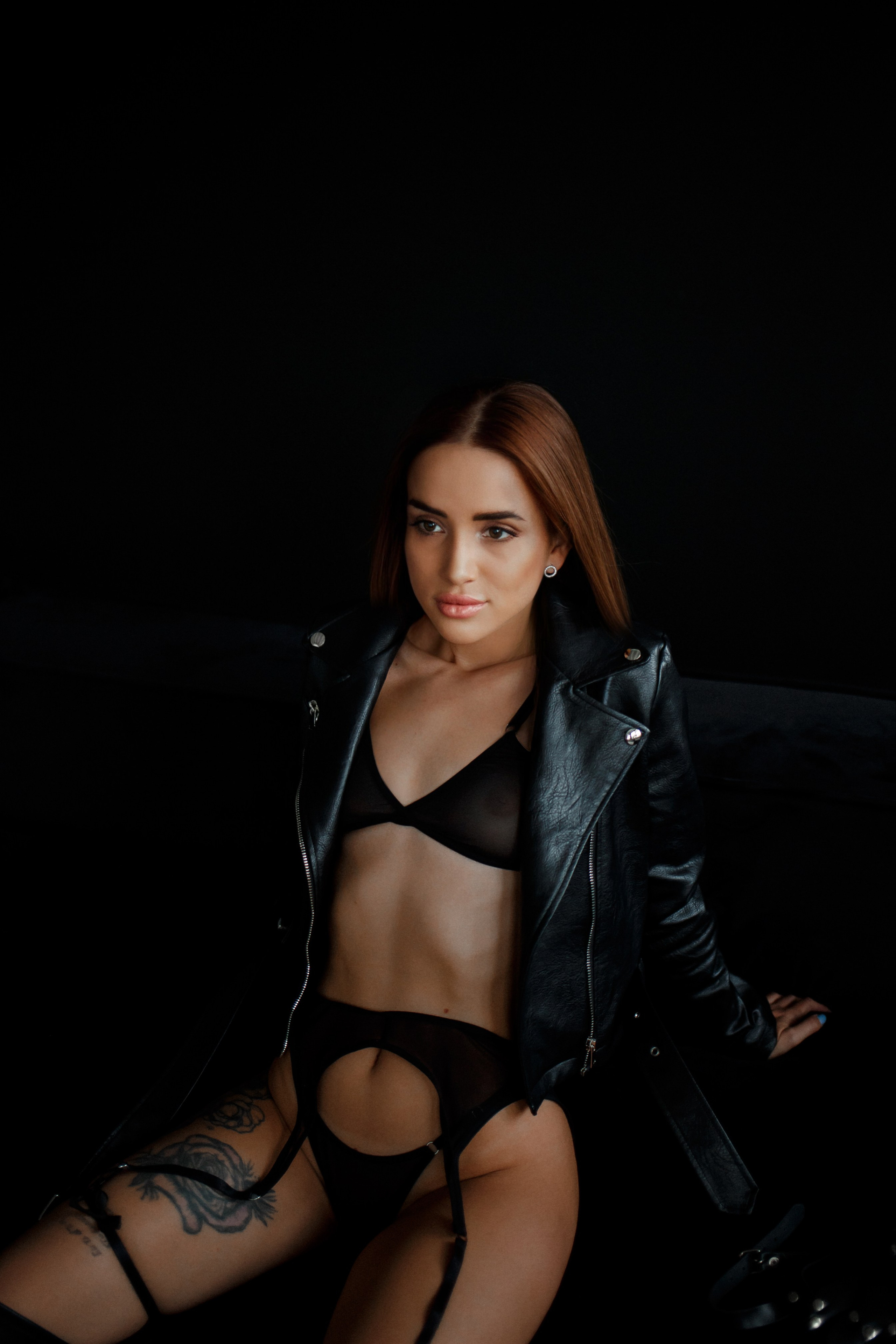 Женский портрет. Низкий ключ. Женский фотограф в Саратове Анастасия Вишневская