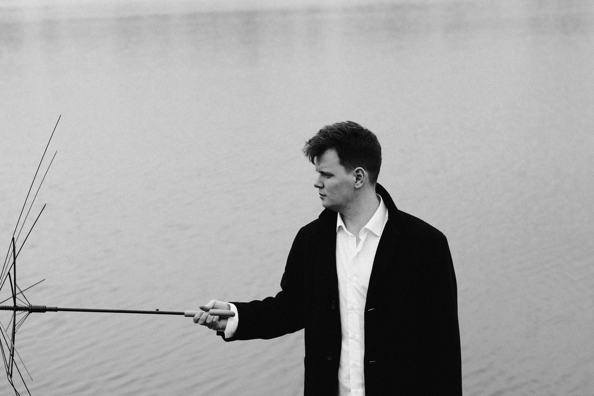 Мужская портретная фотосессия в Гагаринском парке Тюмени | Фотограф Дарья Мустафина. Портретный фотограф Тюмень Дарья Мустафина