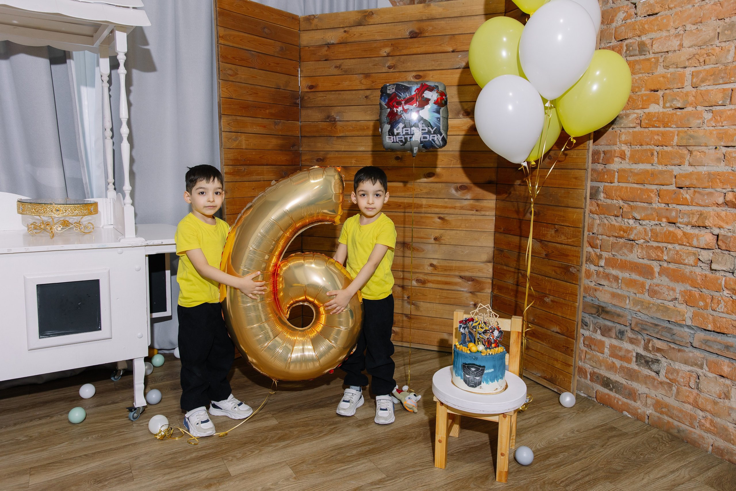 День рождения Эрика и Эмиля 6 лет. Свадебный фотограф в Новосибирске Лидия Александровна