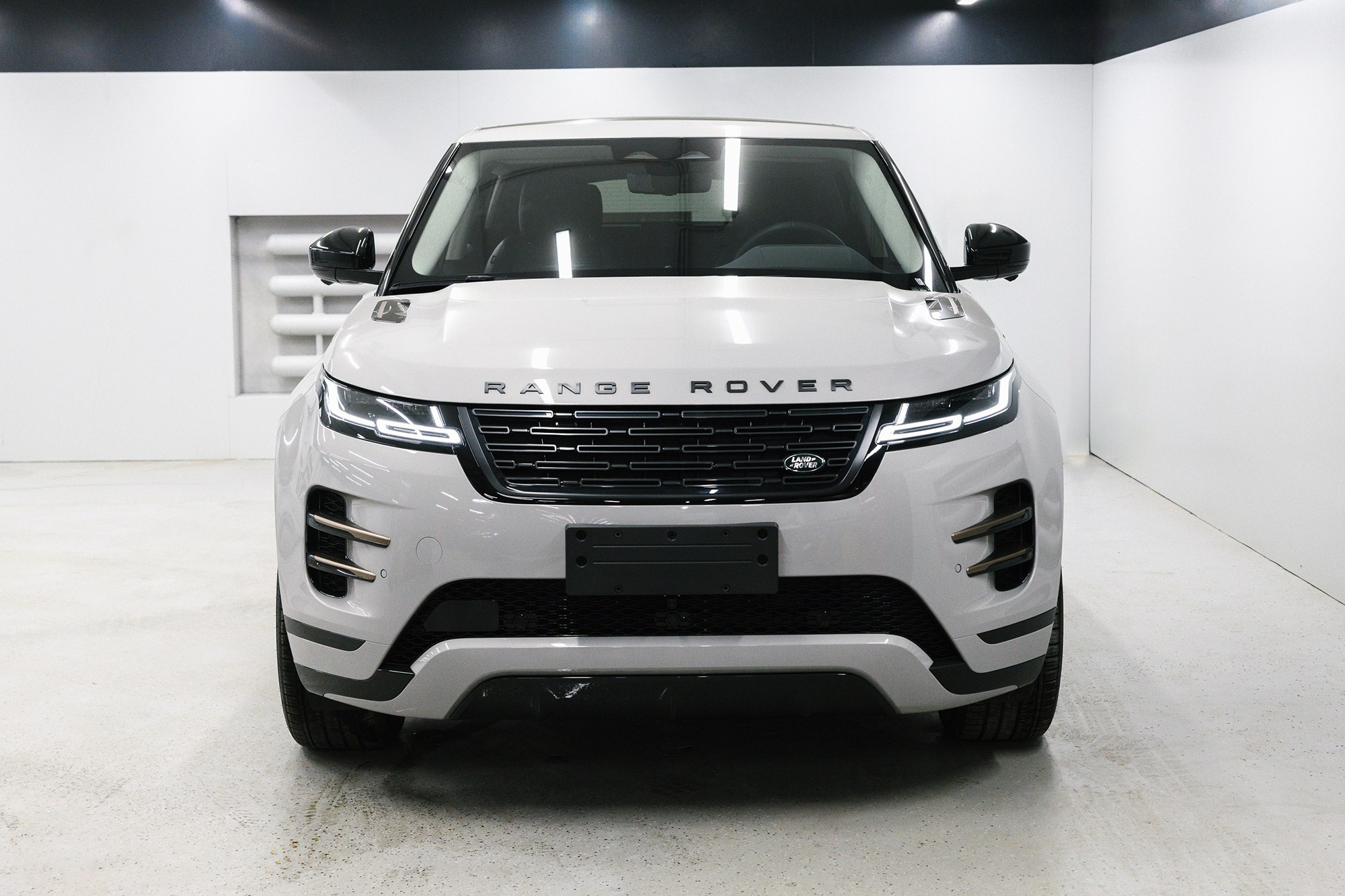 Land Rover Range Rover Evoque.2.0 Si4 4WD AT (249 л. с.). Автосалон «Х-Авто»