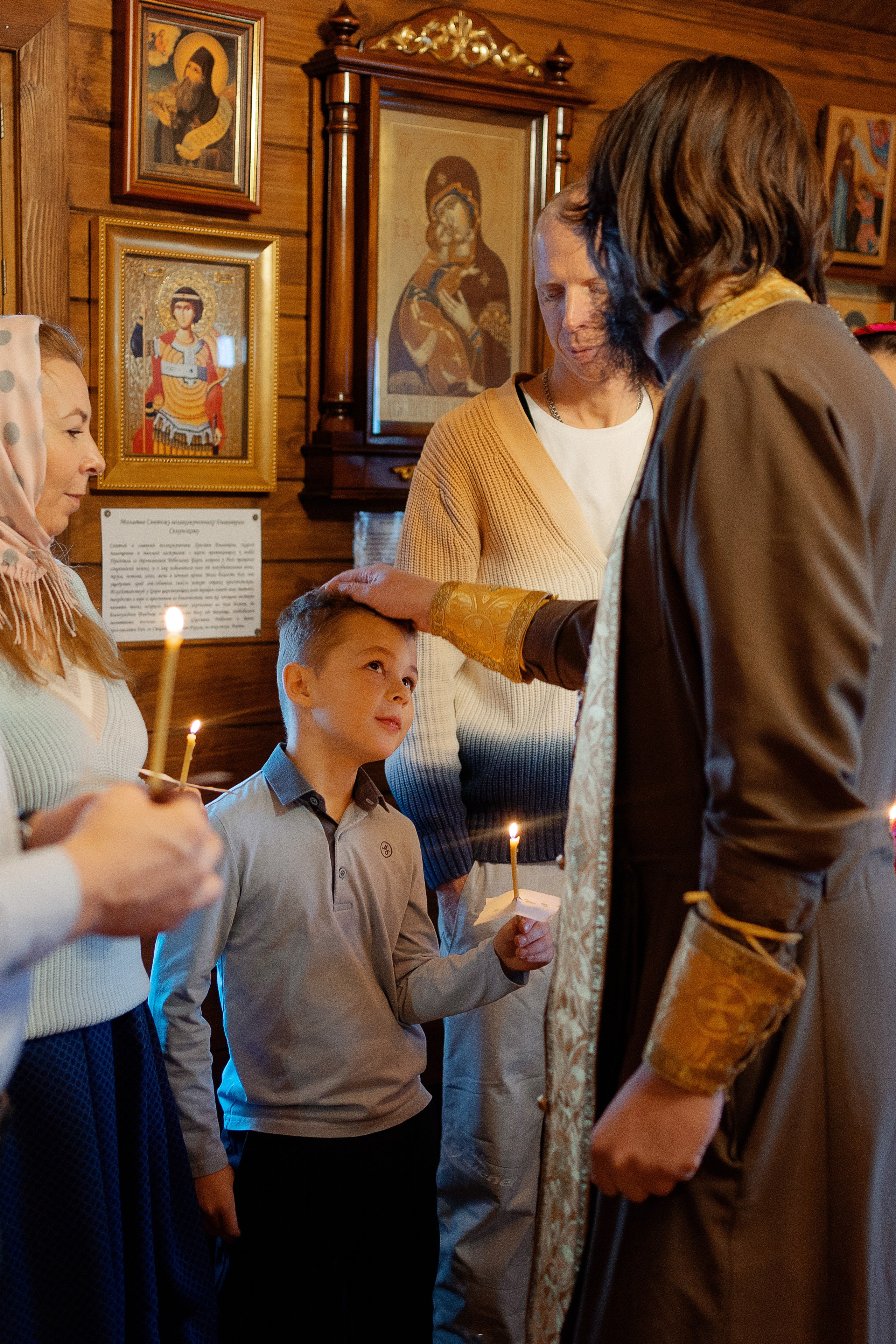 Таинство Крещения в храме Преподобного Сергия Радонежского в Новых Ватутинках…. Семейный и детский фотограф в Москве Екатерина Офицерова