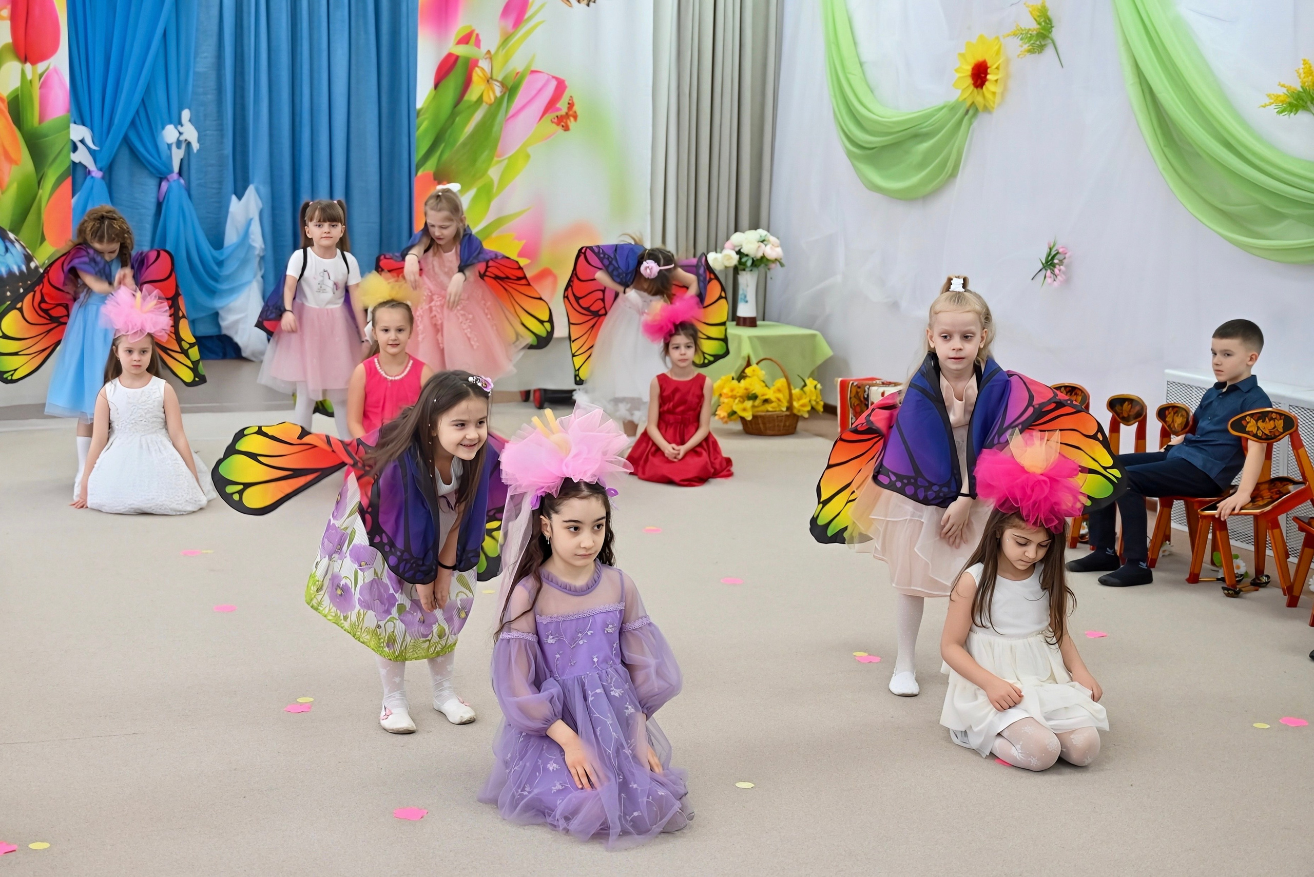 Праздник в группе Цветик семицветик. Семейный и детский фотограф Москва