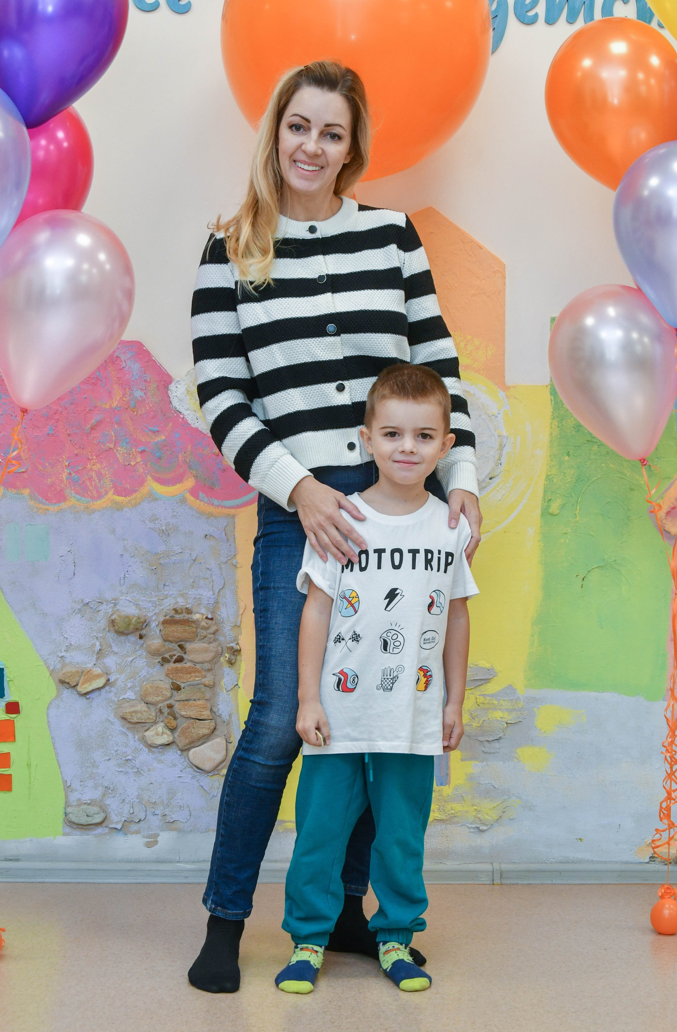 2023 г. День дошкольного работника и прогулка. Репортажный и детский фотограф в Новосибирске