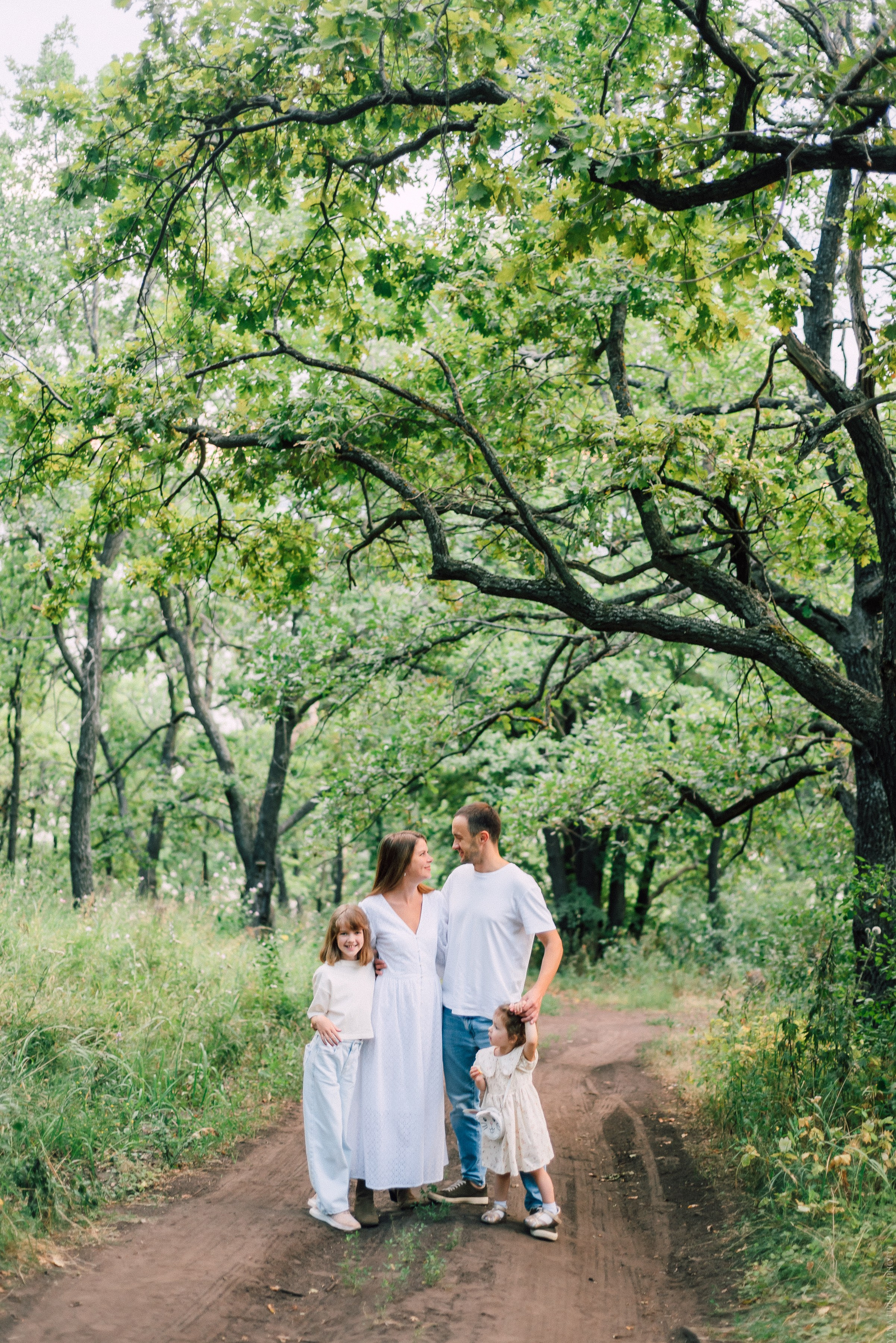 Семейная фотосессия в лесу