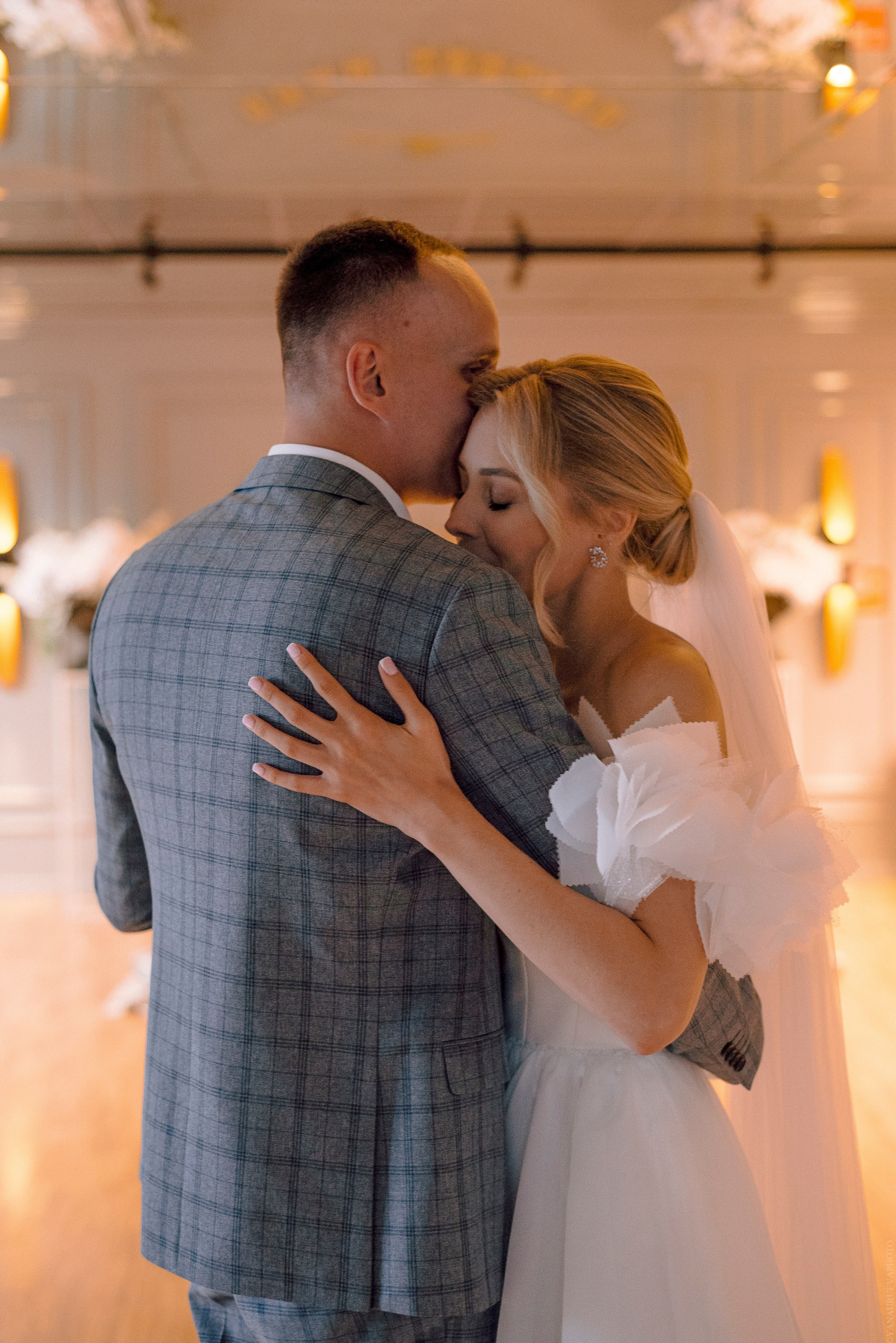 Первый танец молодоженов