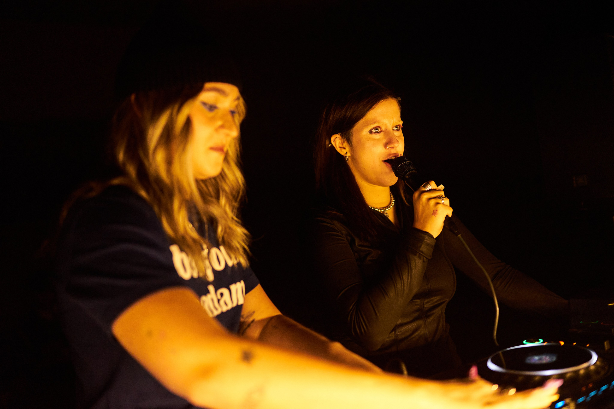 4Dj x Backseat Bar. Коммерческий и репортажный фотограф в Санкт-Петербурге — Туся Сушка