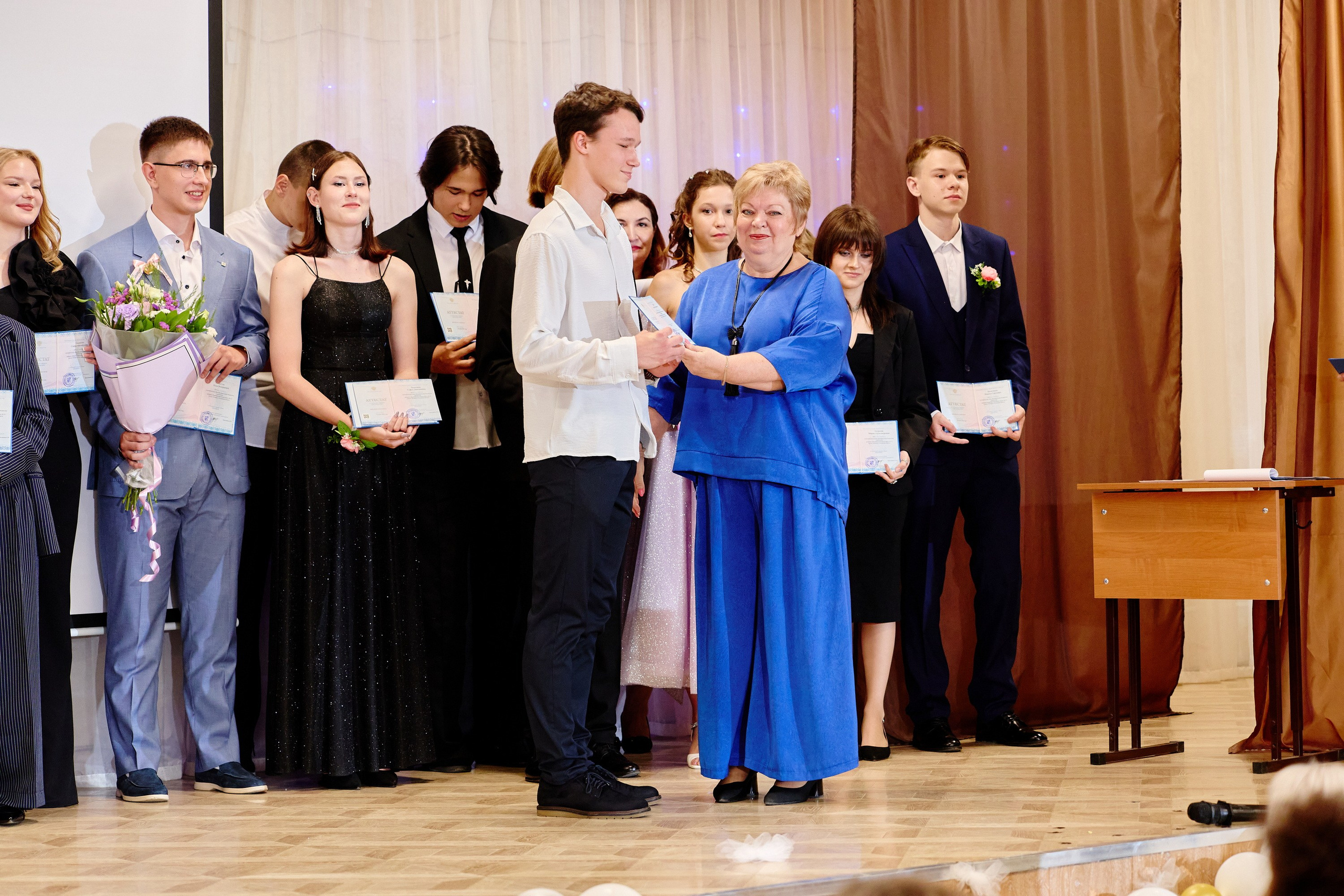 Выпускной 35 Сош. Фотограф Выпускные альбомы Таганрог Сергей Коробченко