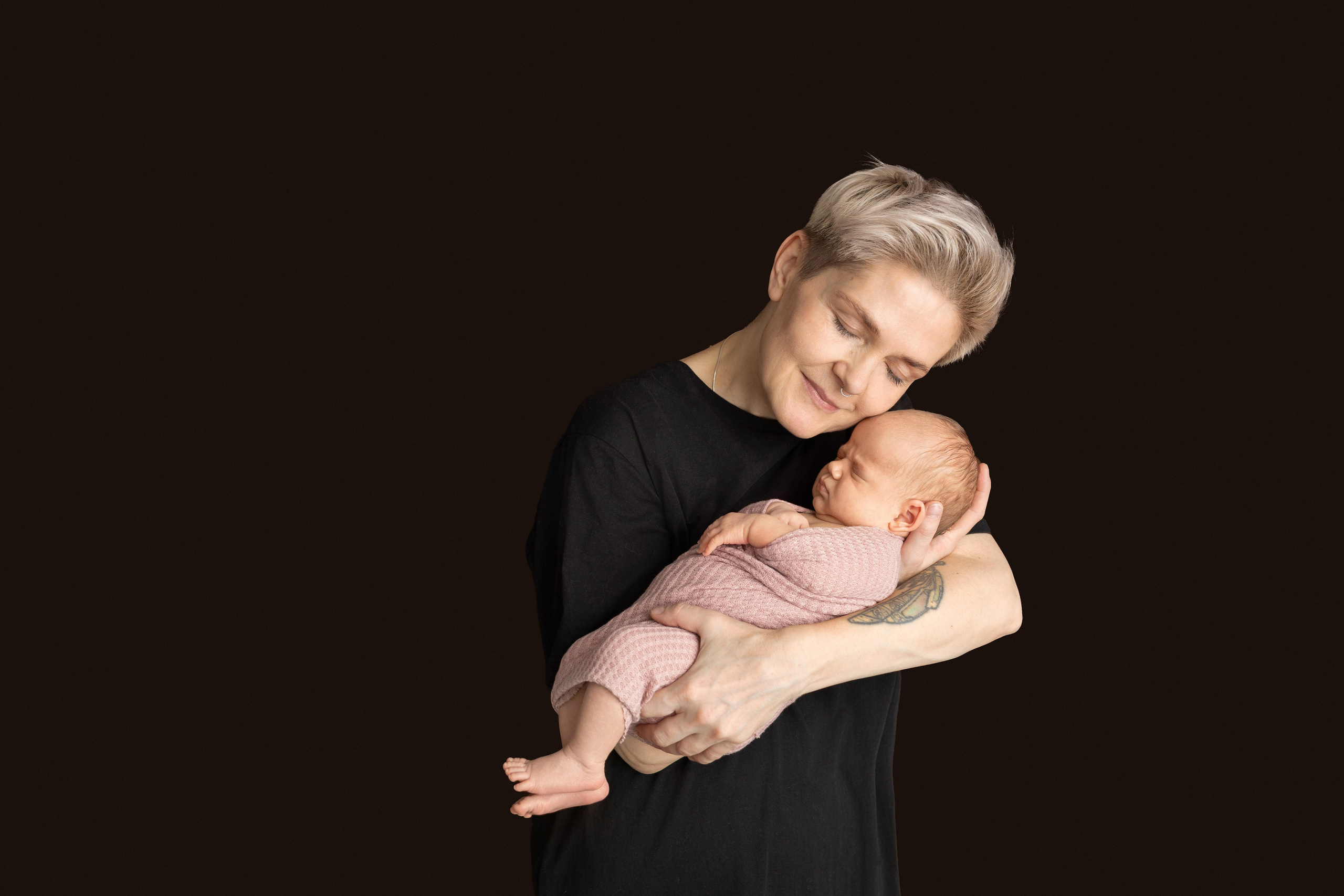 Семейные кадры темная тема. Главная