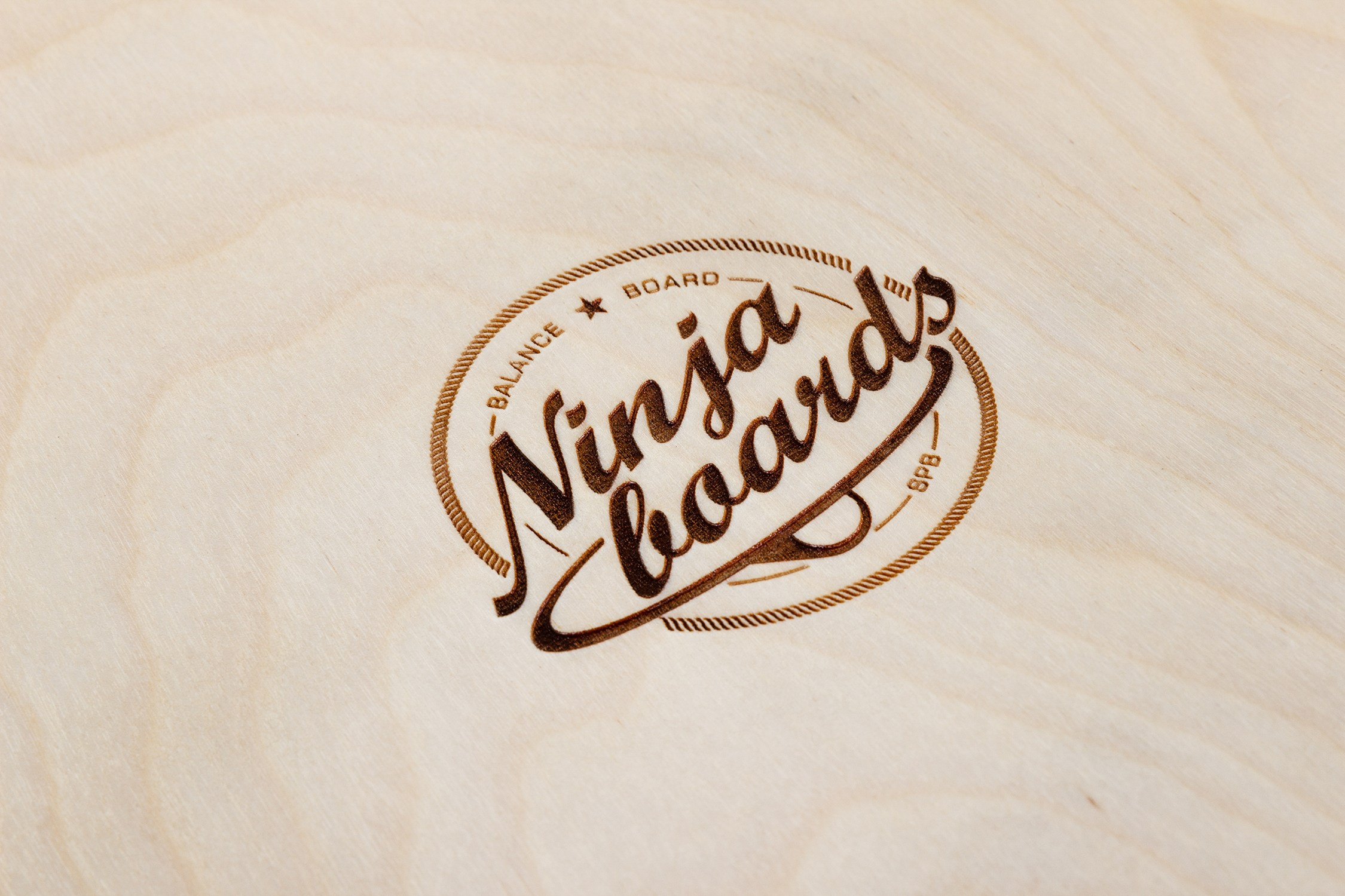 Предметный фотограф в Санкт-Петербурге. Студийная фотосессия для рекламы. Фото для маркетплейс. Профессиональный фотограф Сергей Пушкин. Фотосъёмка на белом фоне СПб. Фотограф обтравок. Фотосъемка для сайта и каталога. Фото спорттоваров. Балансборд.