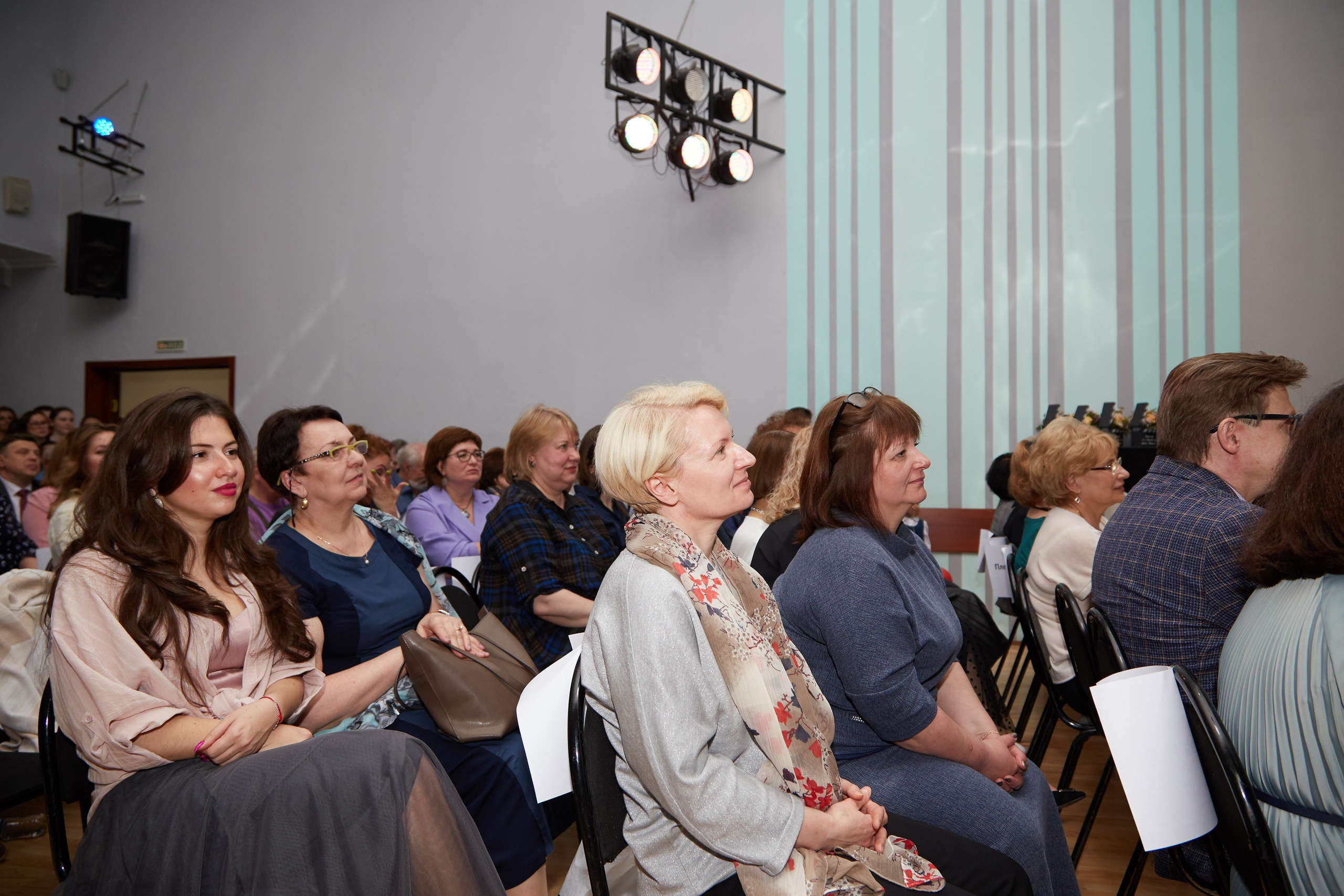 Последний звонок. Фотограф Савченко Люба. Москва