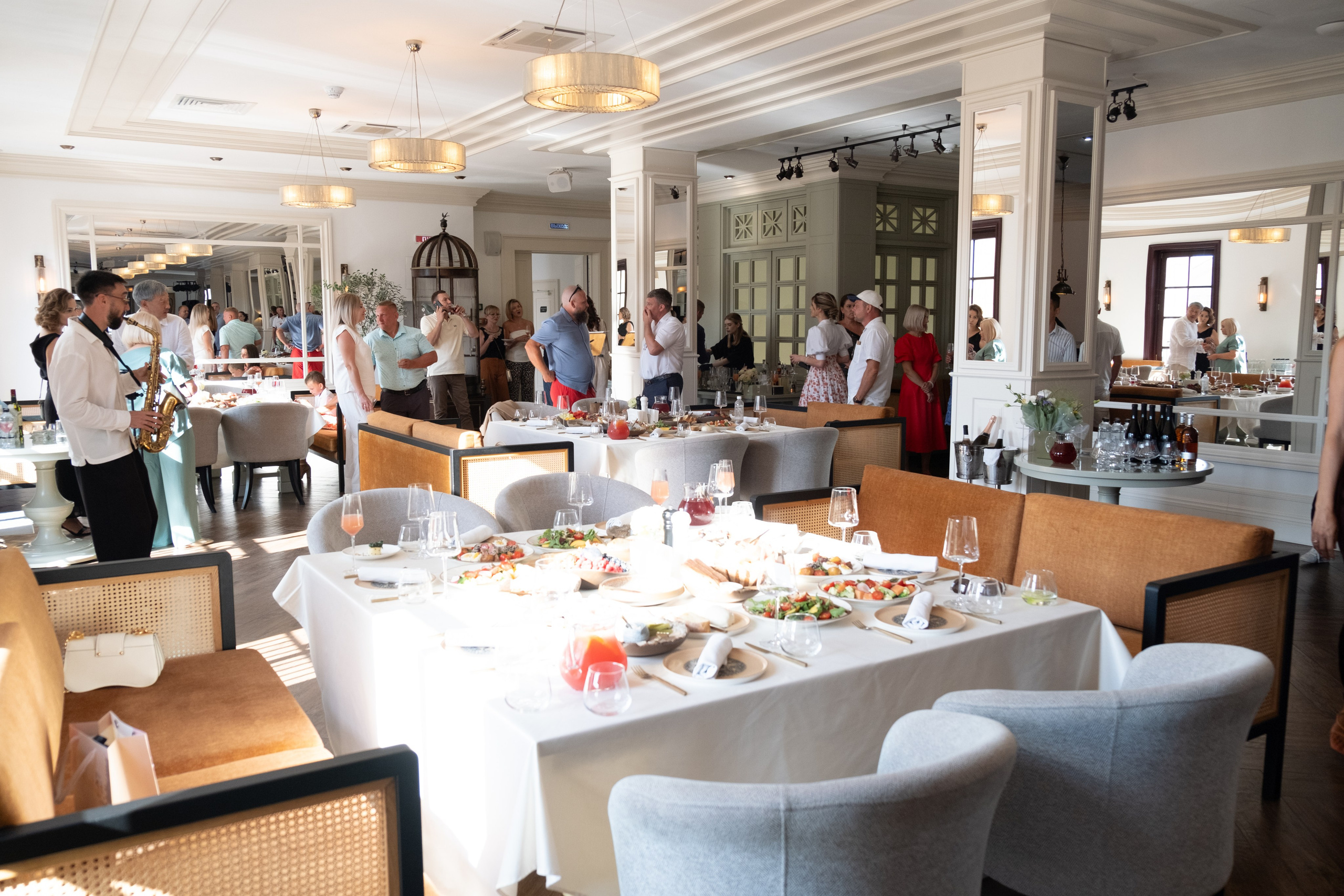 Фотограф на юбилей в Крыму | Съемка дня рождения | Илья Желдак. Профессиональная фотосъемка в Крыму. Натуральные эмоции и живые кадры. Забронируйте дату прямо сейчас!