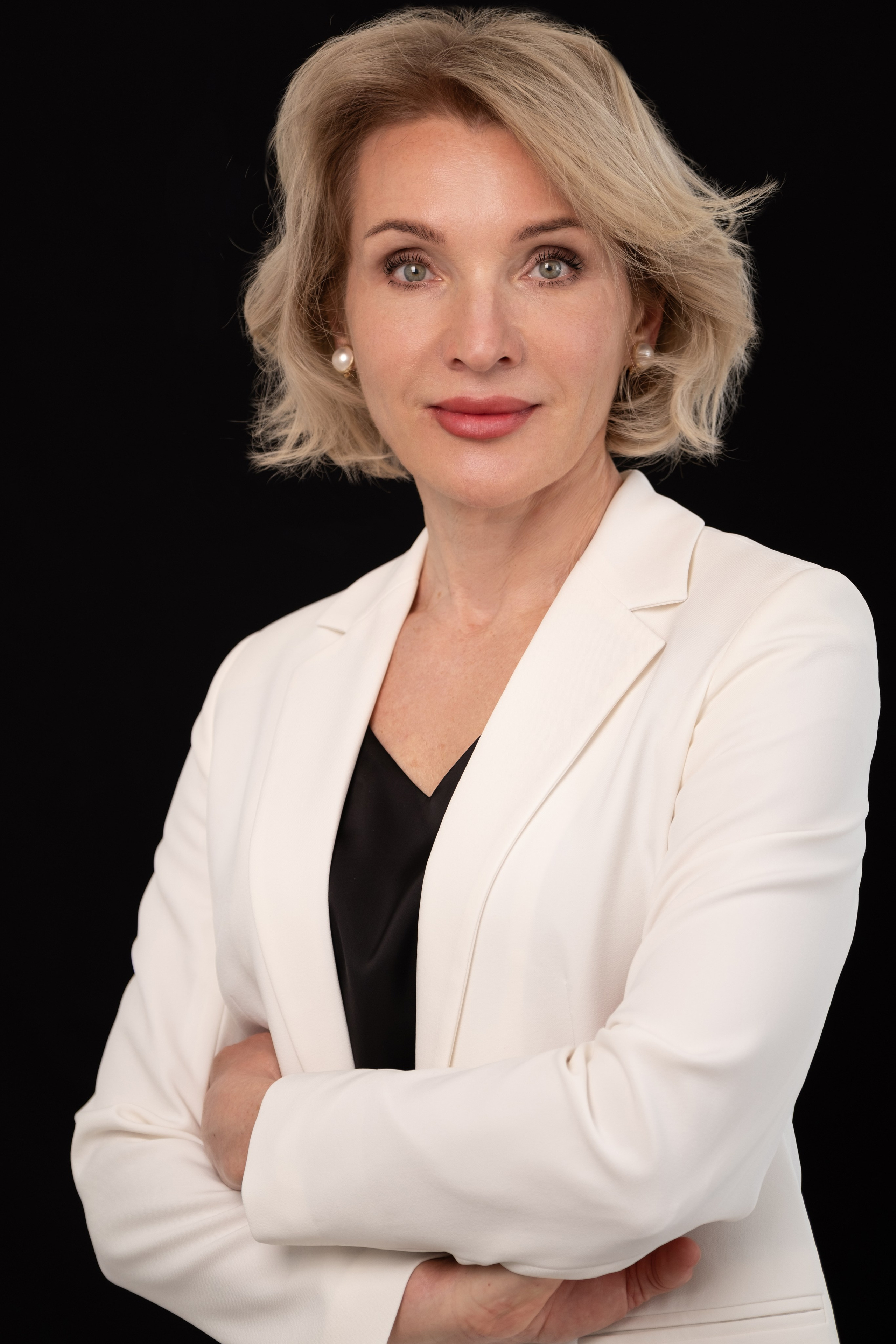 Бизнес портрет, контент-фотограф. Профессиональная фотосъемка в Крыму. Натуральные эмоции и живые кадры. Забронируйте дату прямо сейчас!