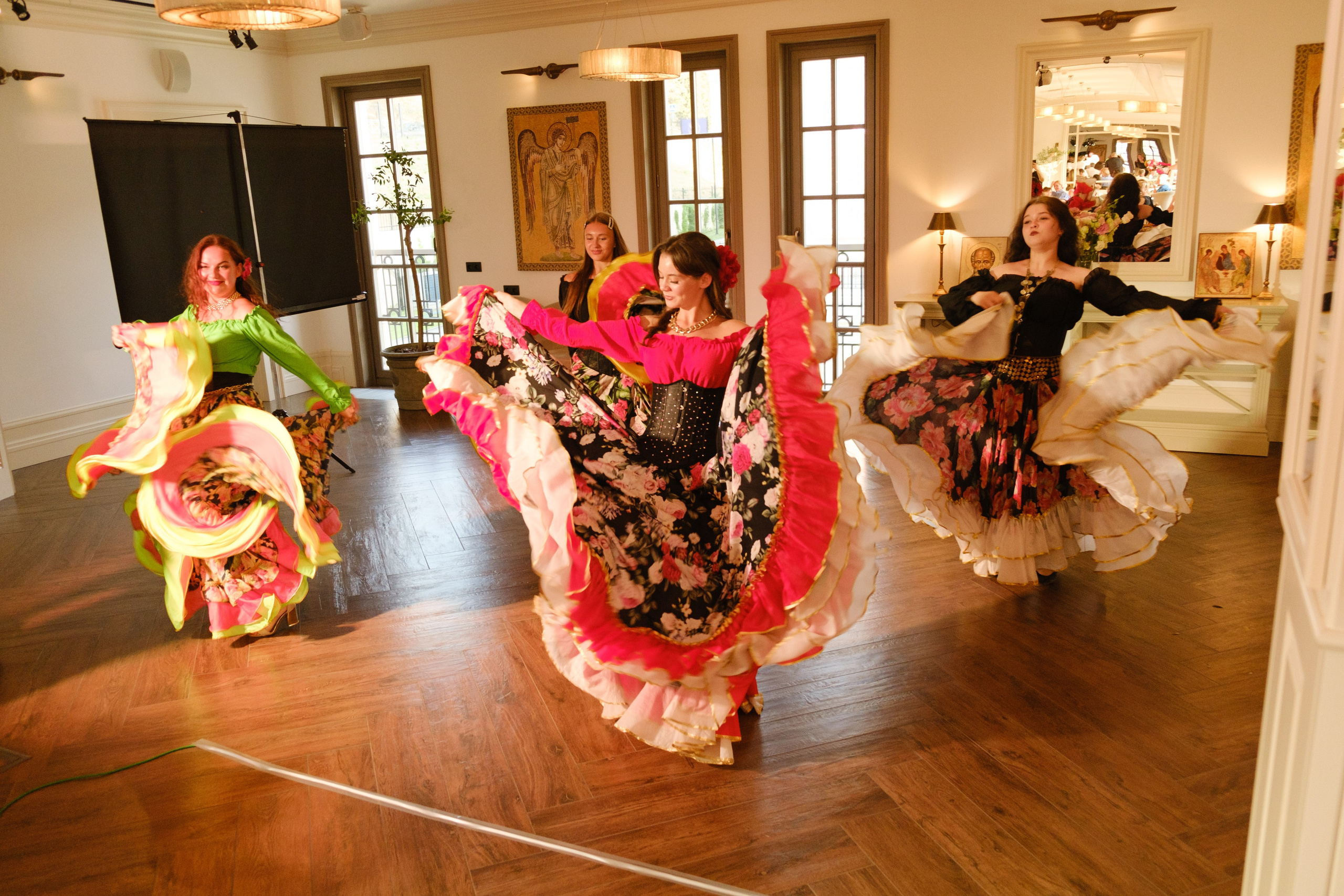 Фотограф на юбилей в Крыму | Съемка дня рождения | Илья Желдак. Профессиональная фотосъемка в Крыму. Натуральные эмоции и живые кадры. Забронируйте дату прямо сейчас!