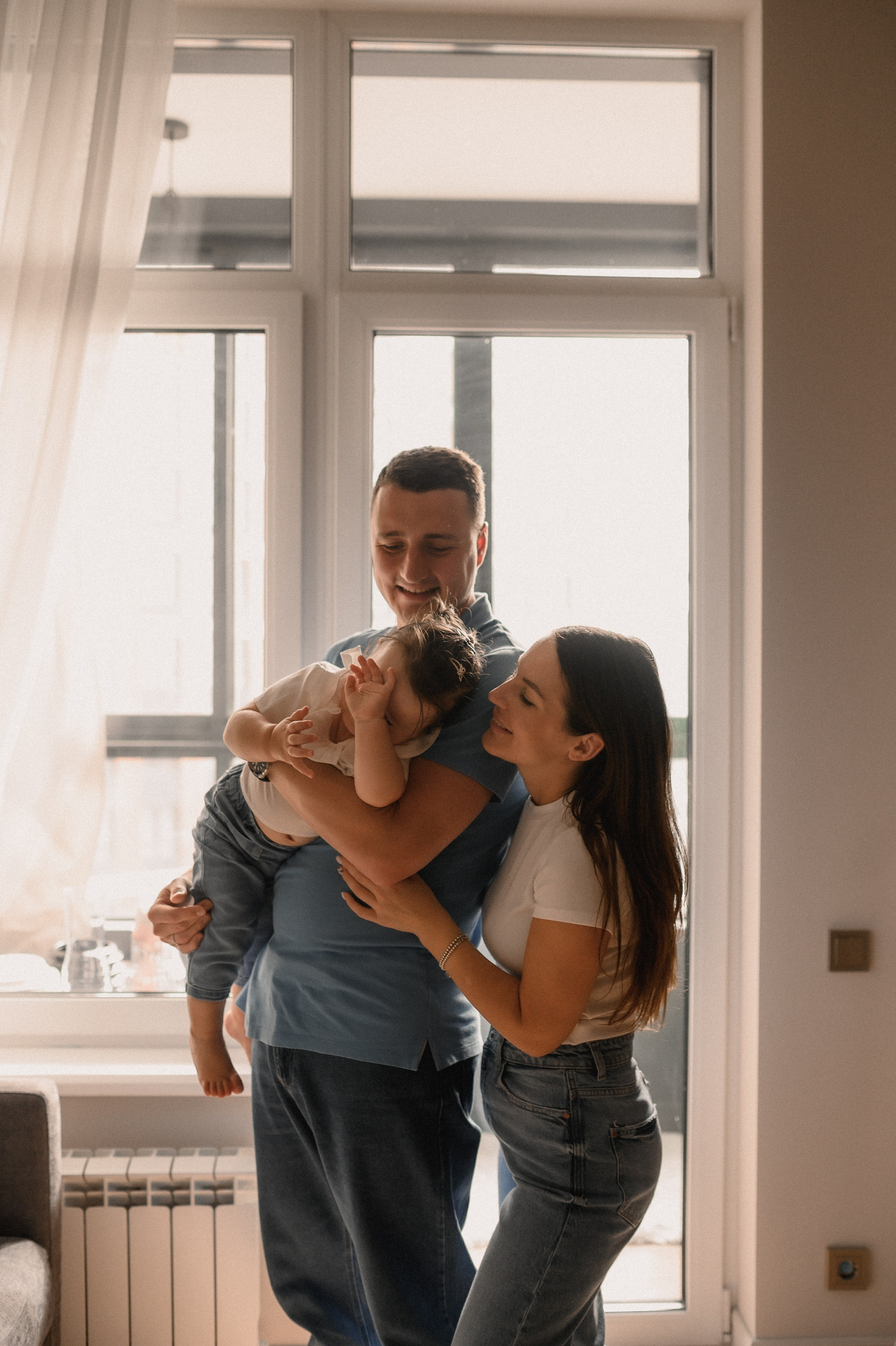 Саша, Таня, Мира и бабушка дома. Семейный и свадебный lifestyle-фотограф в Москве Мария Петрова