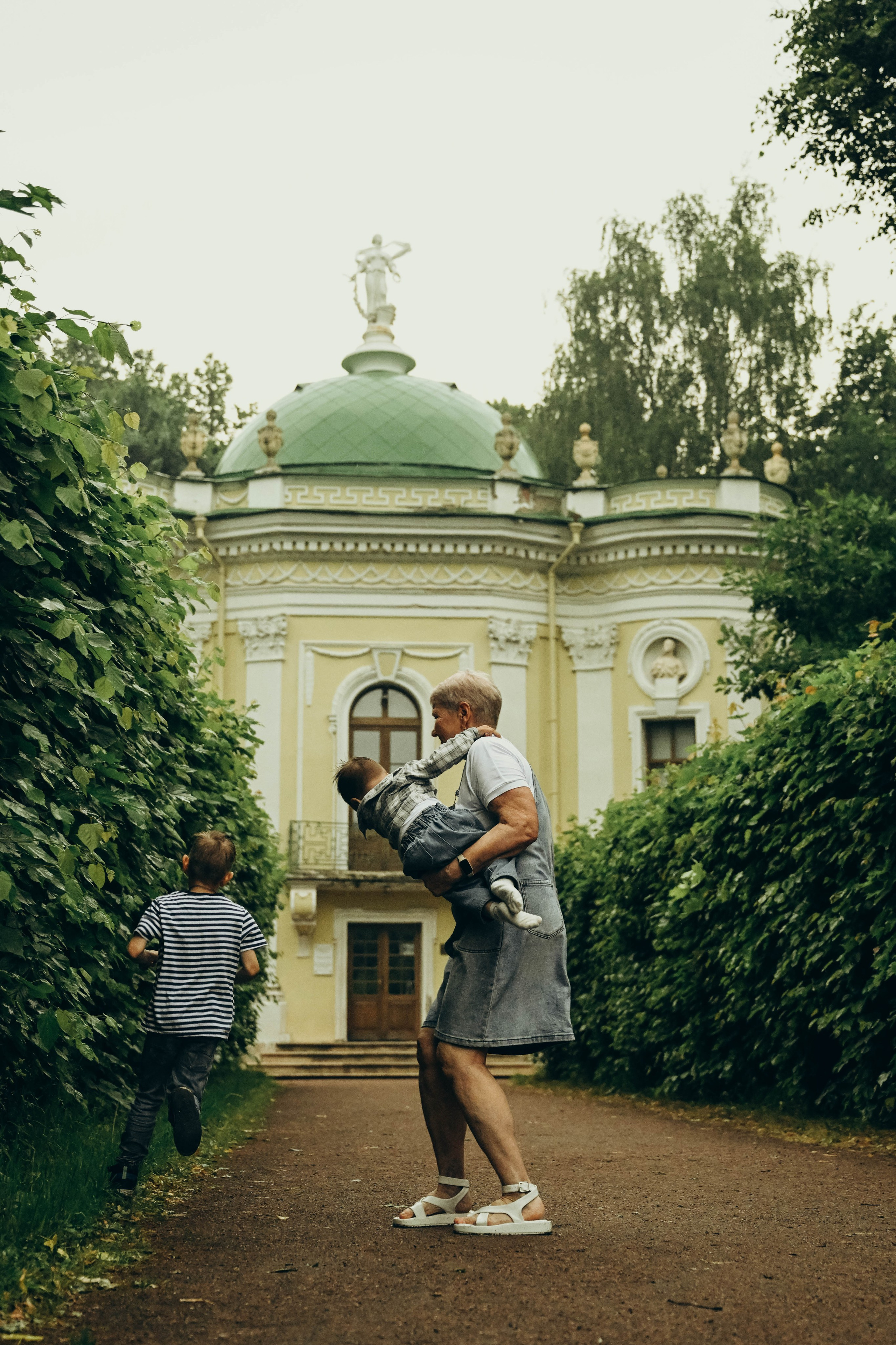 Большая семья в Кусково. Семейный фотограф в Москве Люберцах Ирина Вронская