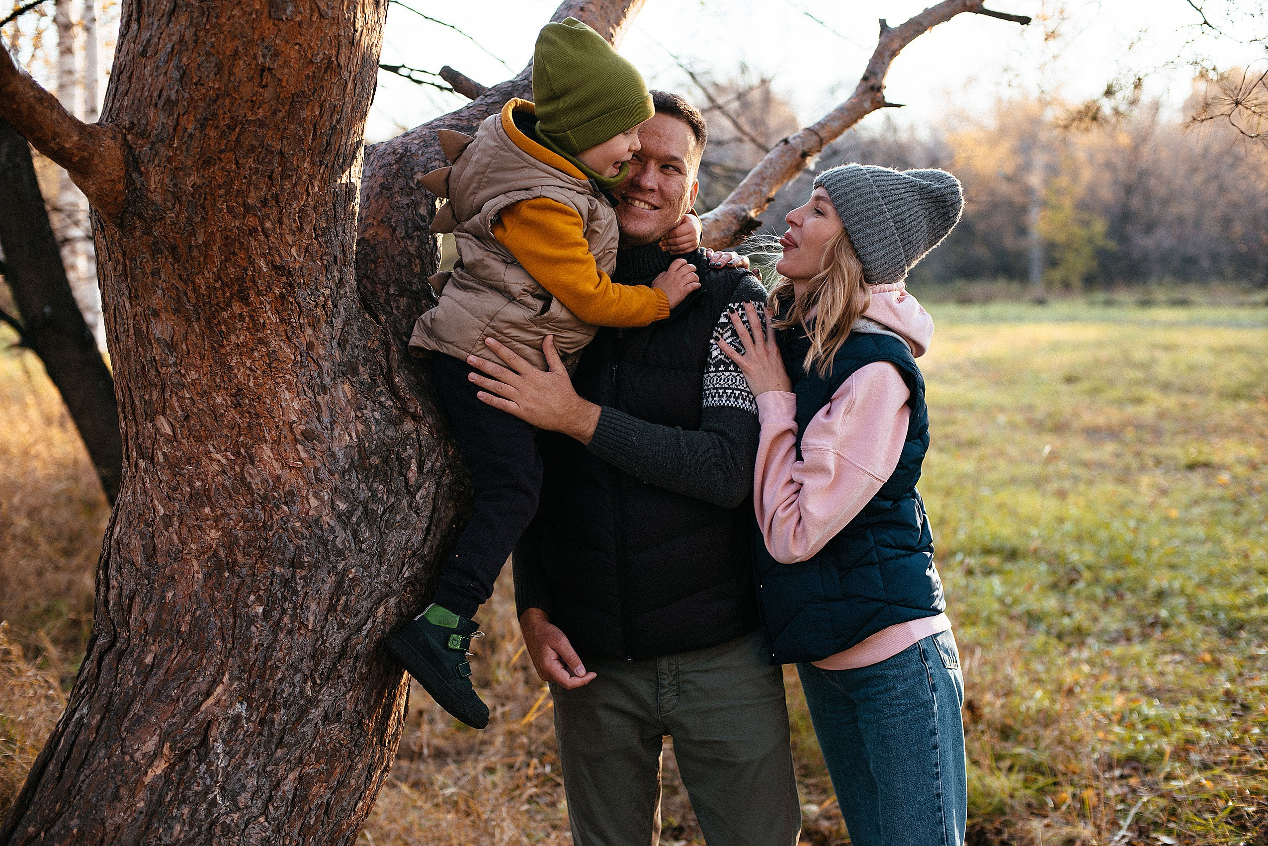 Семейная осенняя фотосессия в Краснообске. Семейный фотограф Дарья Едапина Новосибирск. Фотограф Дарья Едапина Новосибирск