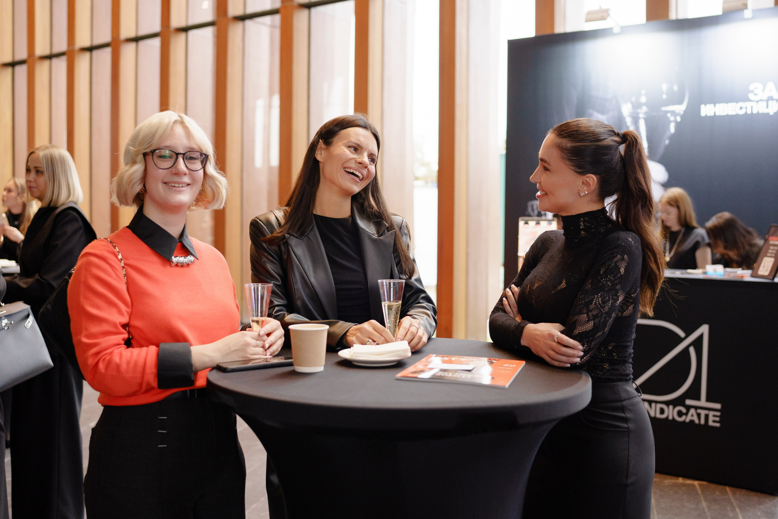 Фотограф репортажный на конференцию/форум в Москве. Репортажный фотограф в Москве Саша Дружинина