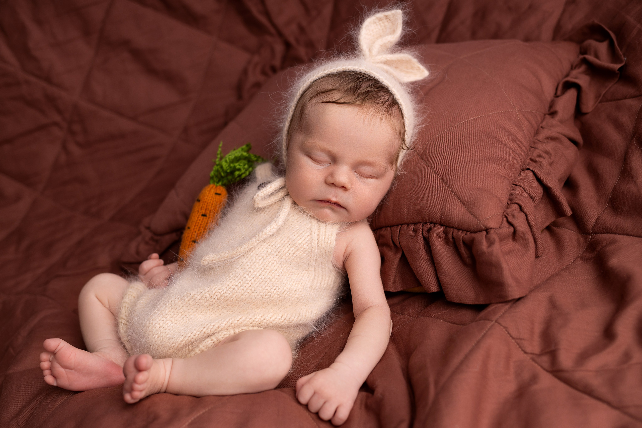 Newborn съемка в стиле Лайф. Фотограф новорожденных малышей в Омске и Омской области Эльвира Камаева