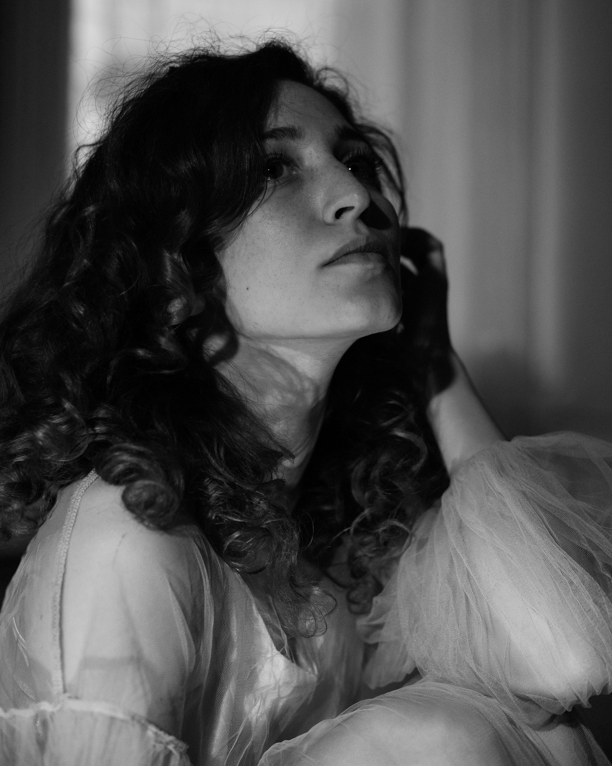 Творческая съемка женского портрета. Портретный фотограф Белград Матвей Кармаков