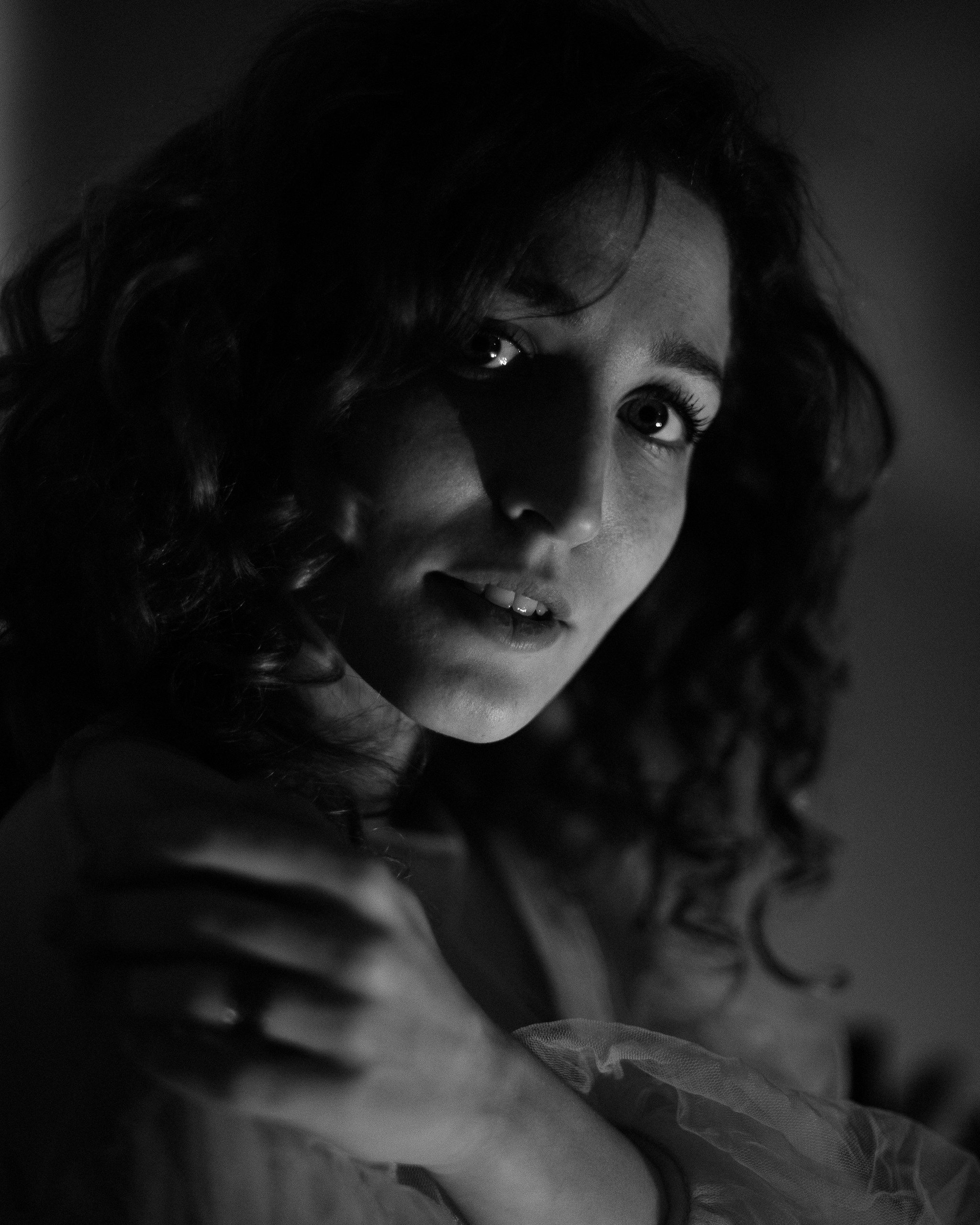 Творческая съемка женского портрета. Портретный фотограф Белград Матвей Кармаков