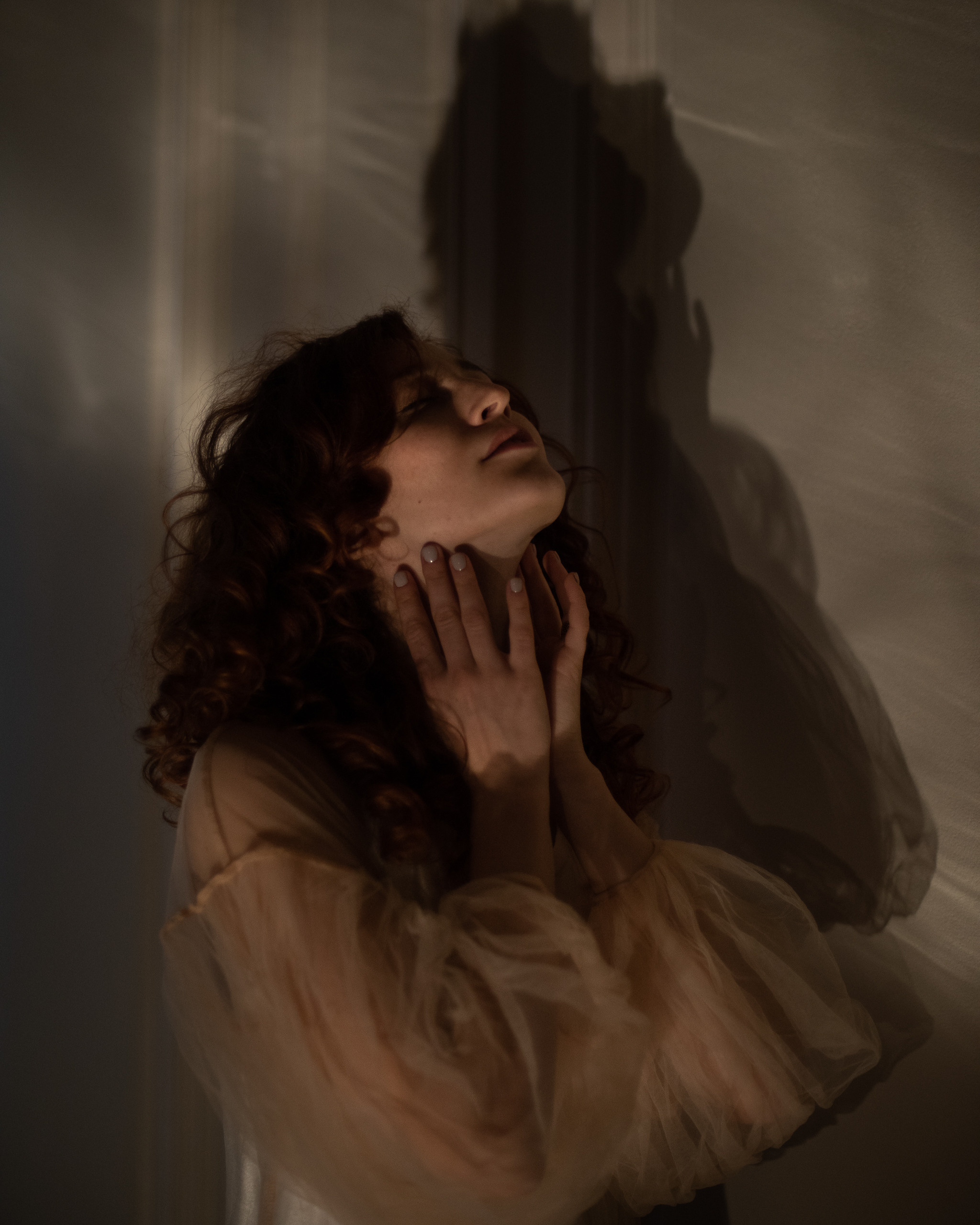 Творческая съемка женского портрета. Портретный фотограф Белград Матвей Кармаков