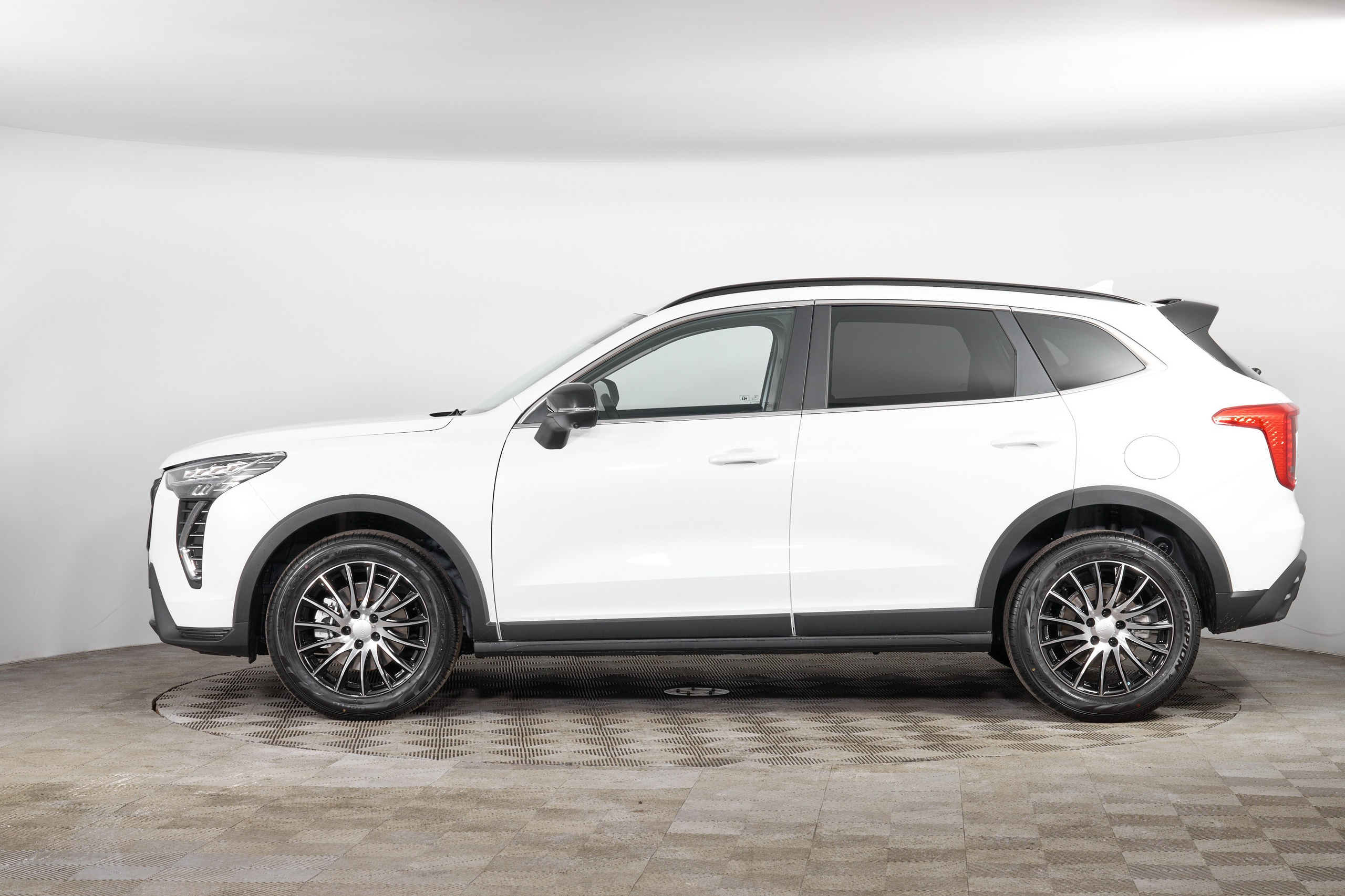 Haval Jolion. Фотограф Николай Прокофьев модельные тесты в Москве