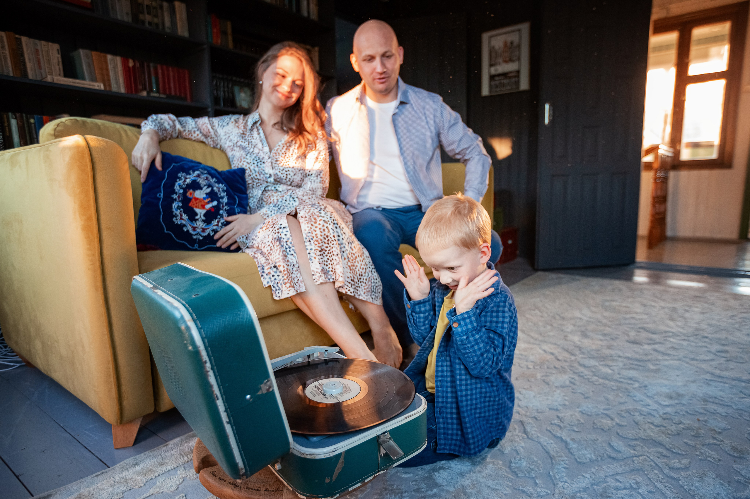 Цветущие яблони. Олеся, Юра и Федя. Семейный и детский фотограф Комина Елена, Власиха, Одинцово