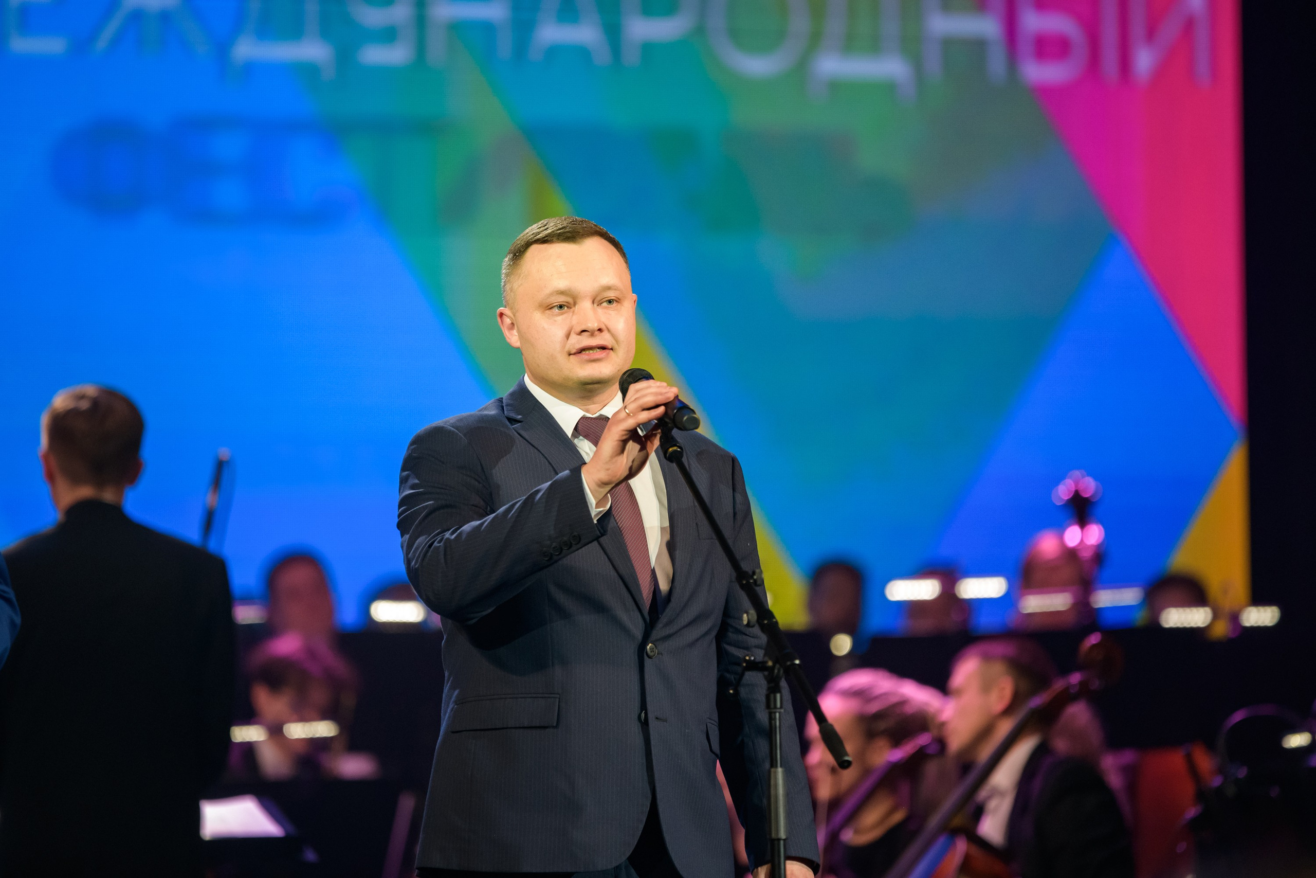 XXIII Международный фестиваль кинематографических дебютов «Дух огня». Фотограф в Ханты-Мансийске Евгений Жуланов