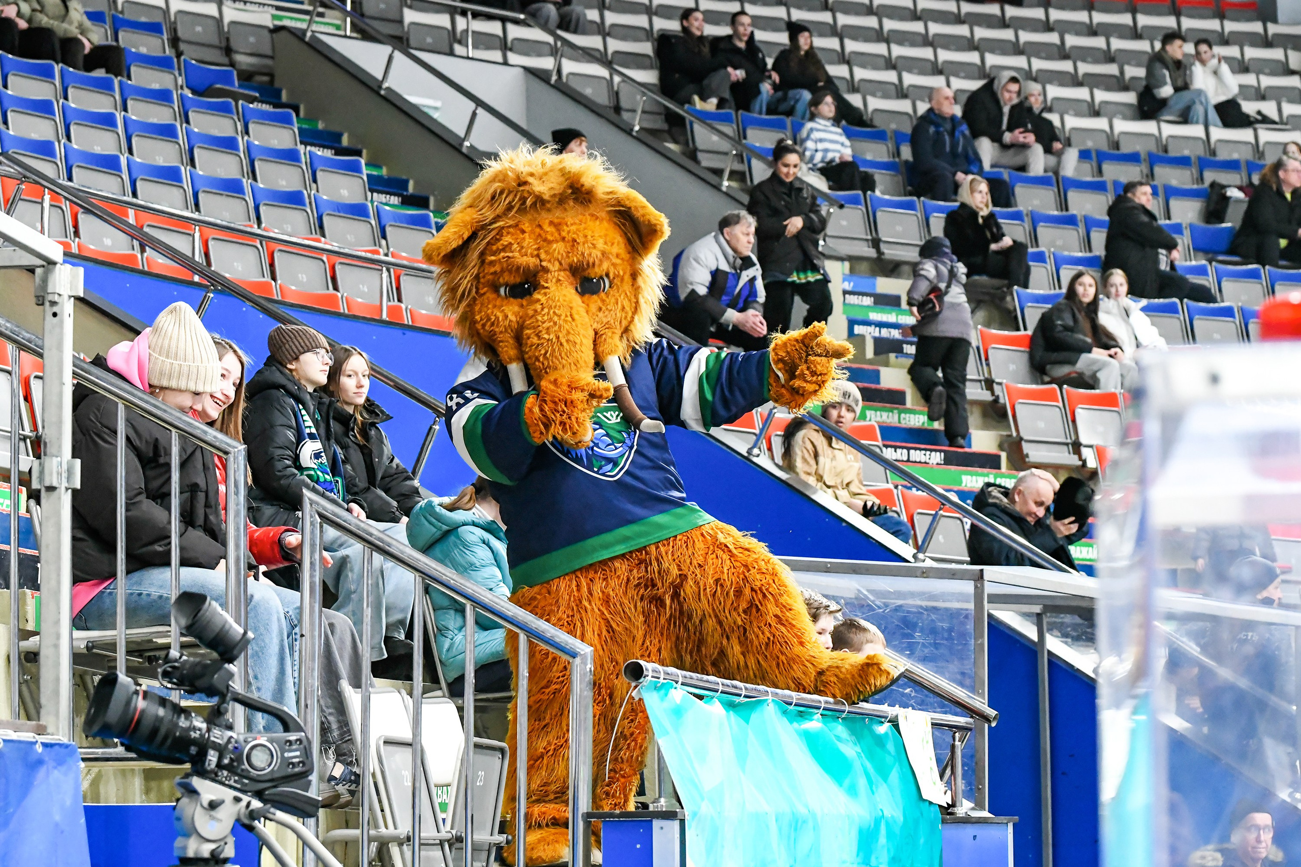 Матчи регулярного чемпионата ВХЛ. Фотограф в Ханты-Мансийске Евгений Жуланов