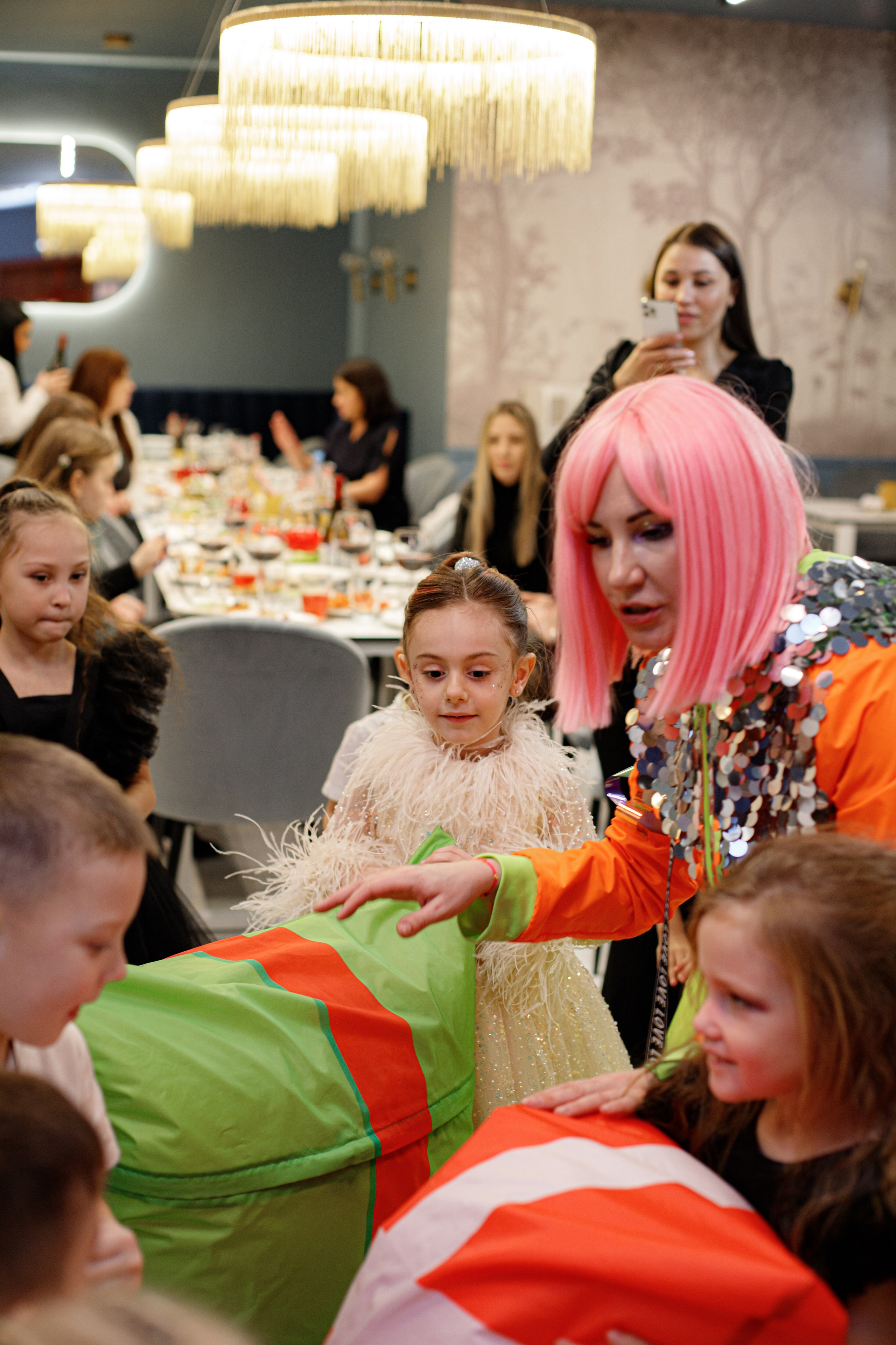 ASIA'S BIRTHDAY PARTY. Photokarish