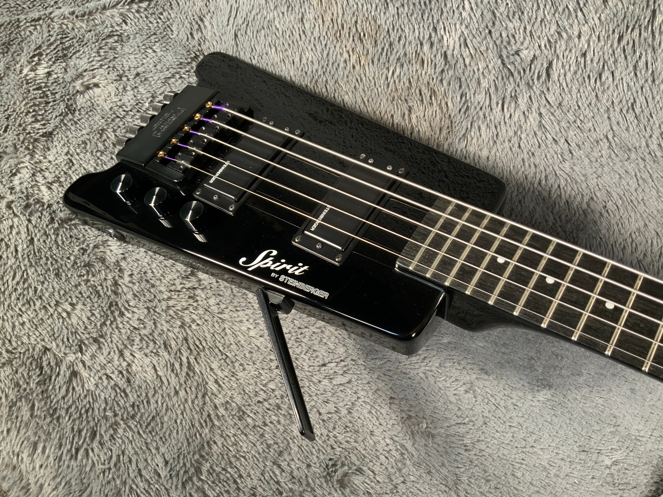 Headless Travel Bass Spirit by Steinberger XT-25 5 Strings. Гитары