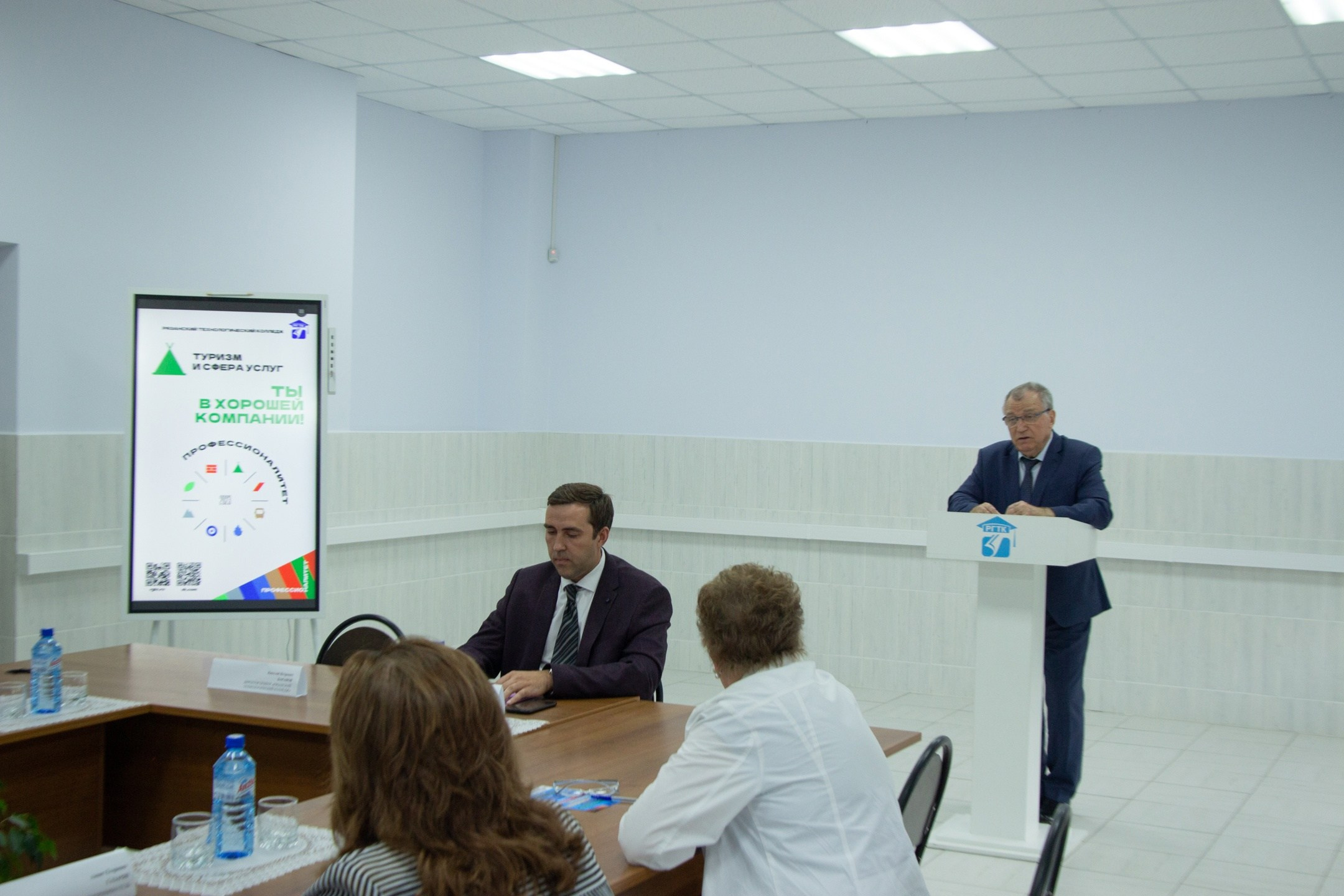 Подписание соглашения о сотрудничестве. Design by — фото, обучение, портфолио. Фотограф Рязань