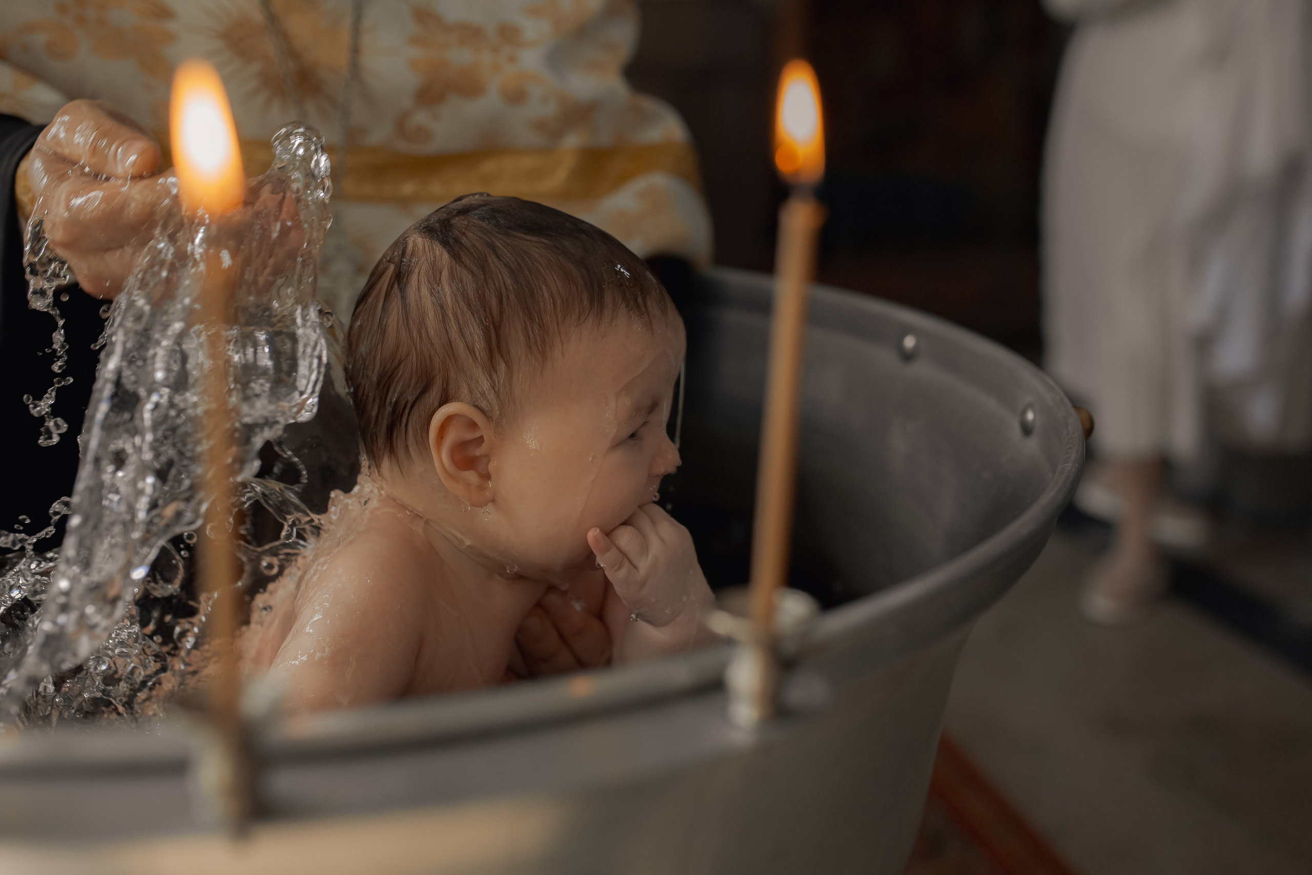 крещение ребенка в храме Ташкента