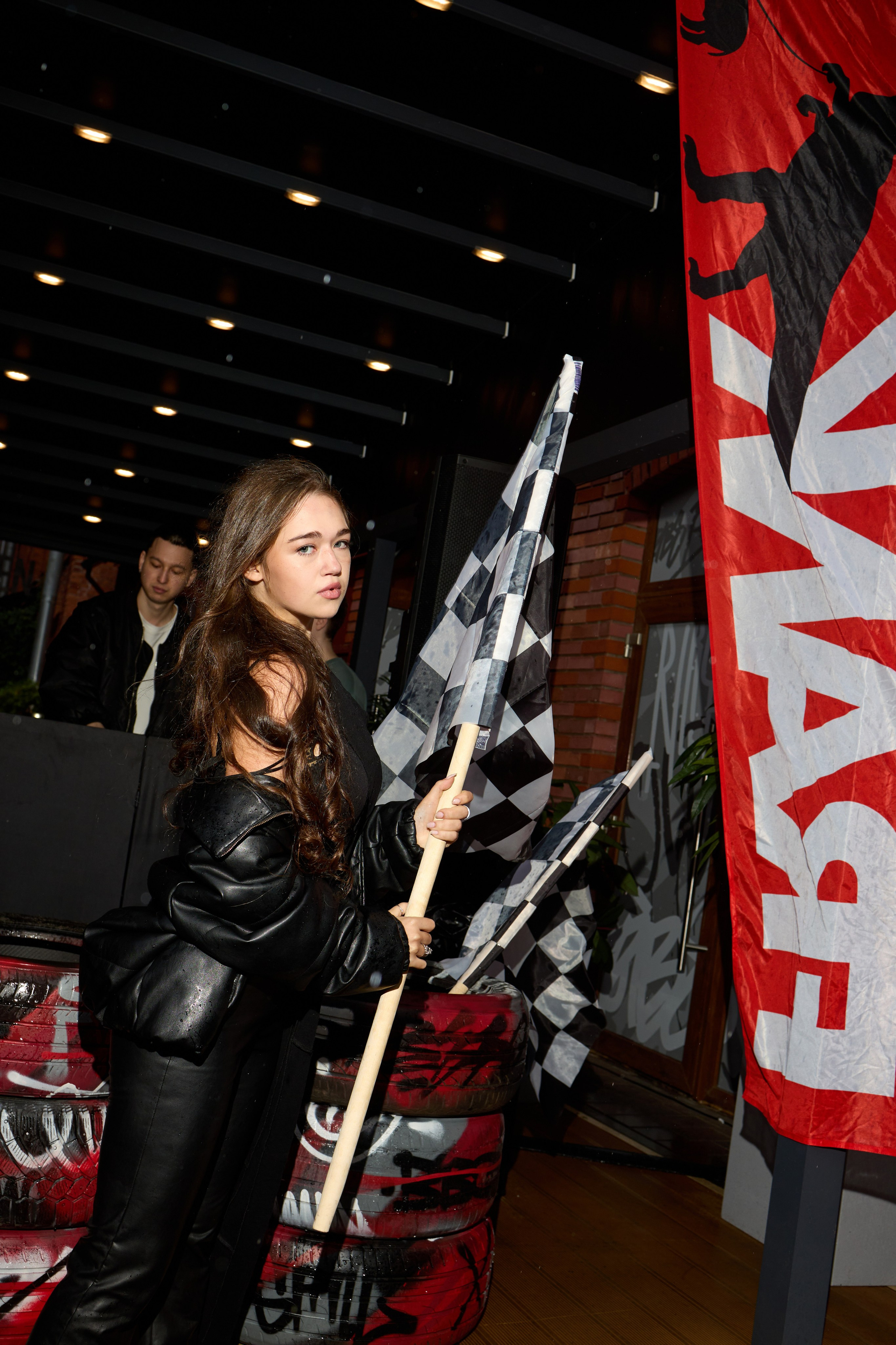 F1 PARTY. Приветствую, я Стефания. Снимаю в Петербурге. Провожу клиентские съёмки в стиле fashion