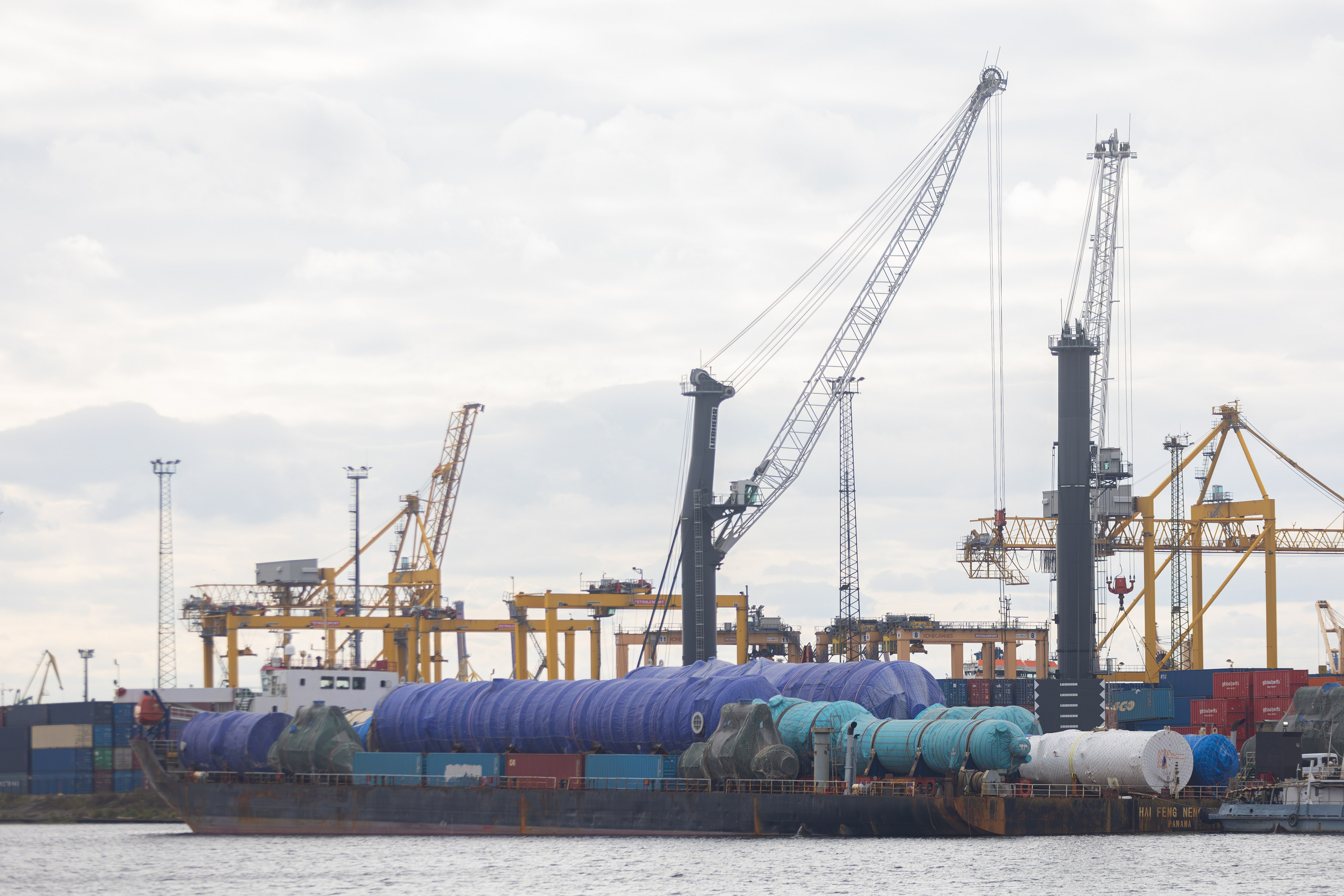 Разгрузка в порту. Снимаю съемки