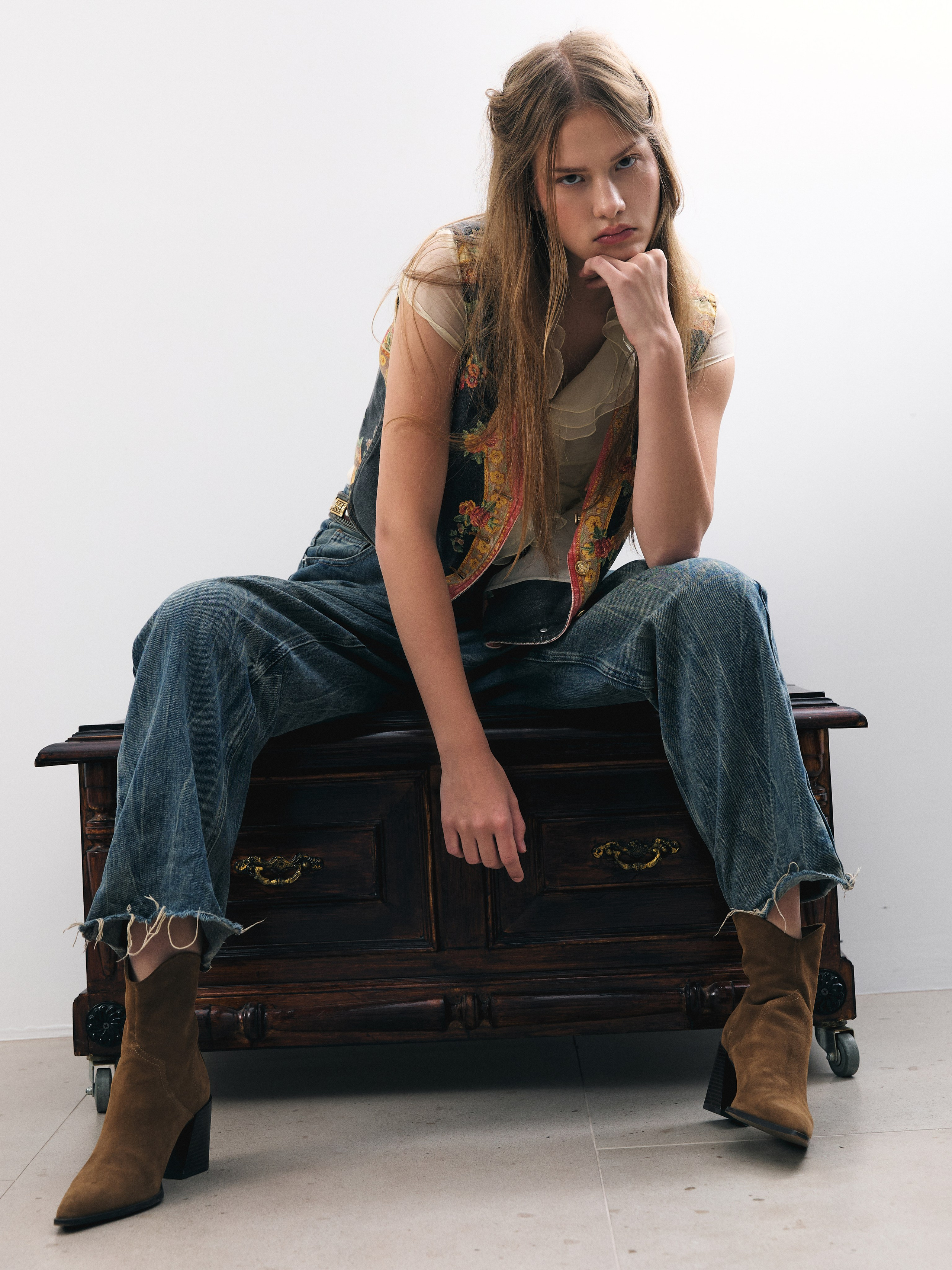 Lookbook. Фотограф в Москве и Сургуте Алла Лесовая. Снимаю каталог для брендов и индивидуальные портреты для людей