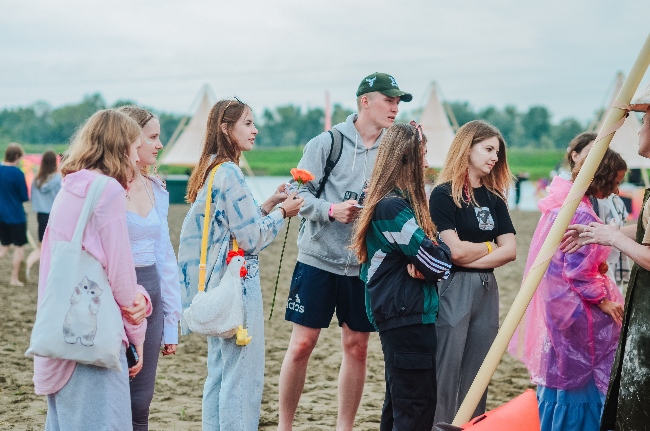 Фестиваль «Грань» 2025. Спортивная площадка. Денисова Аля — фотограф для парных съемок и индивидуальных историй в Барнауле