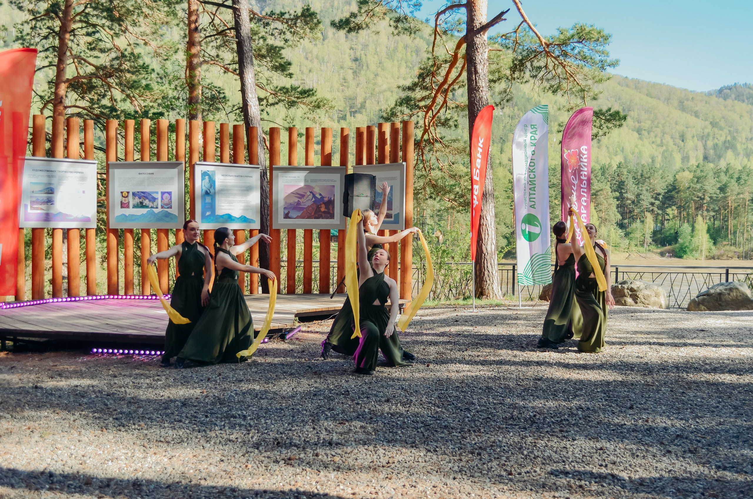 Фестиваль «Цветение Маральника на Алтае 2025». Фоторепортаж. Денисова Аля — фотограф для парных съемок и индивидуальных историй в Барнауле