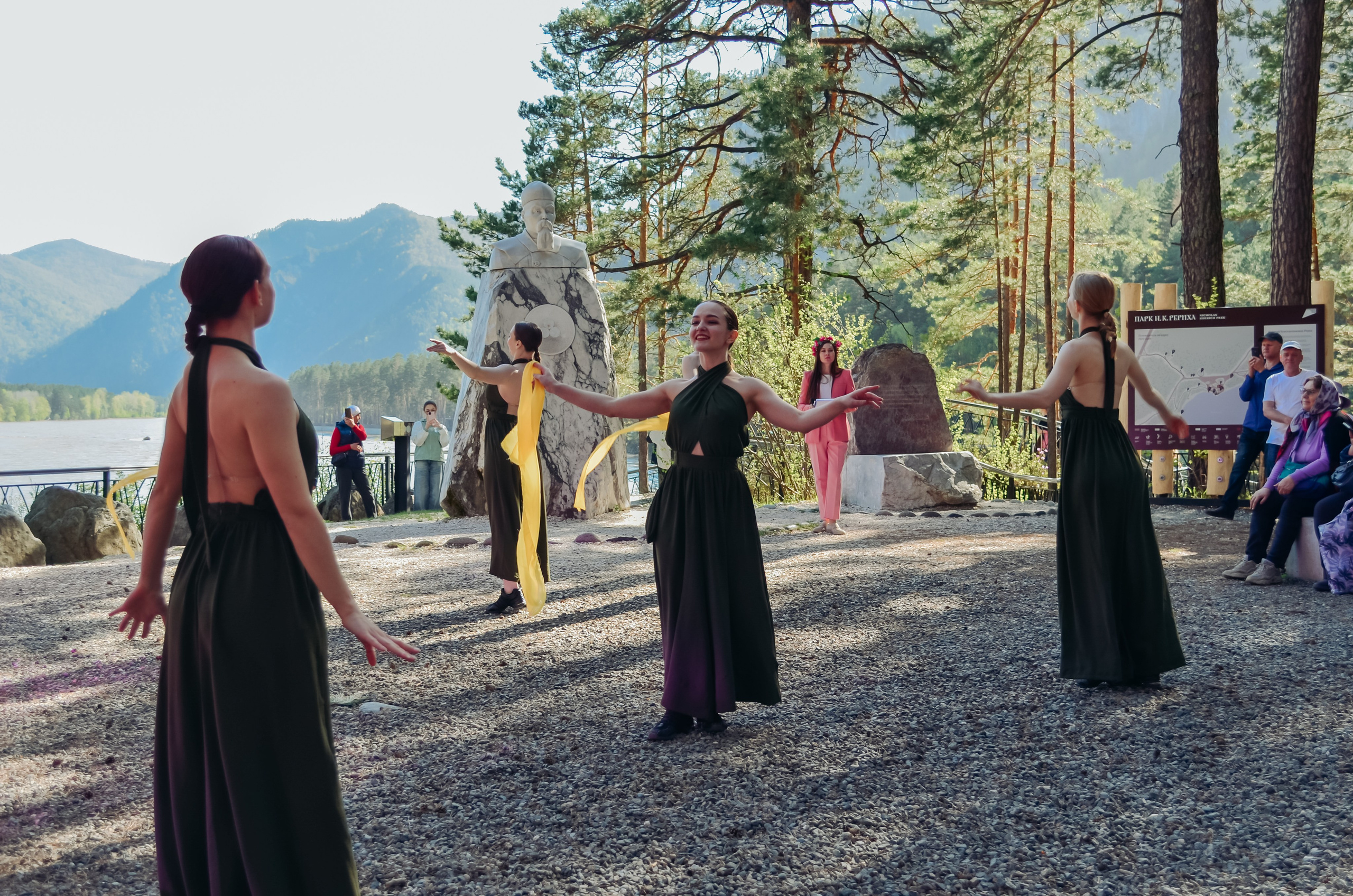 Фестиваль «Цветение Маральника на Алтае 2025». Фоторепортаж. Денисова Аля — фотограф для парных съемок и индивидуальных историй в Барнауле