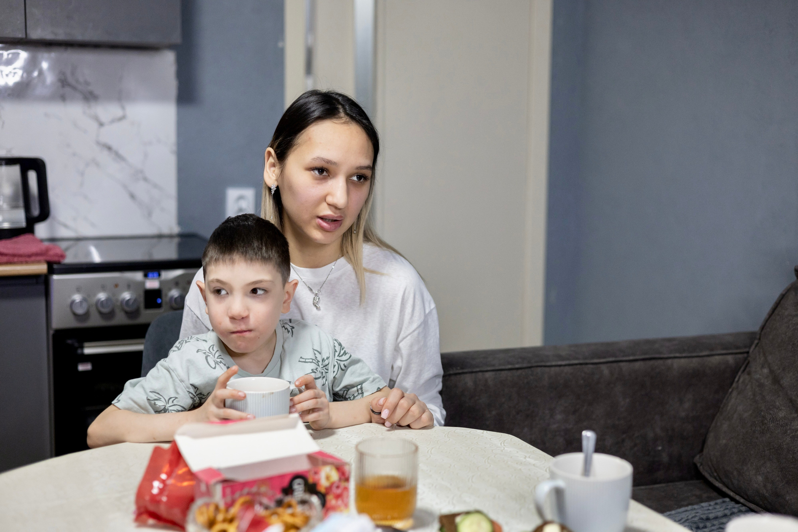Анна Исаева. Мама и опекун двоих братьев и сестры. Репортажный фотограф Наталья Лапцевич