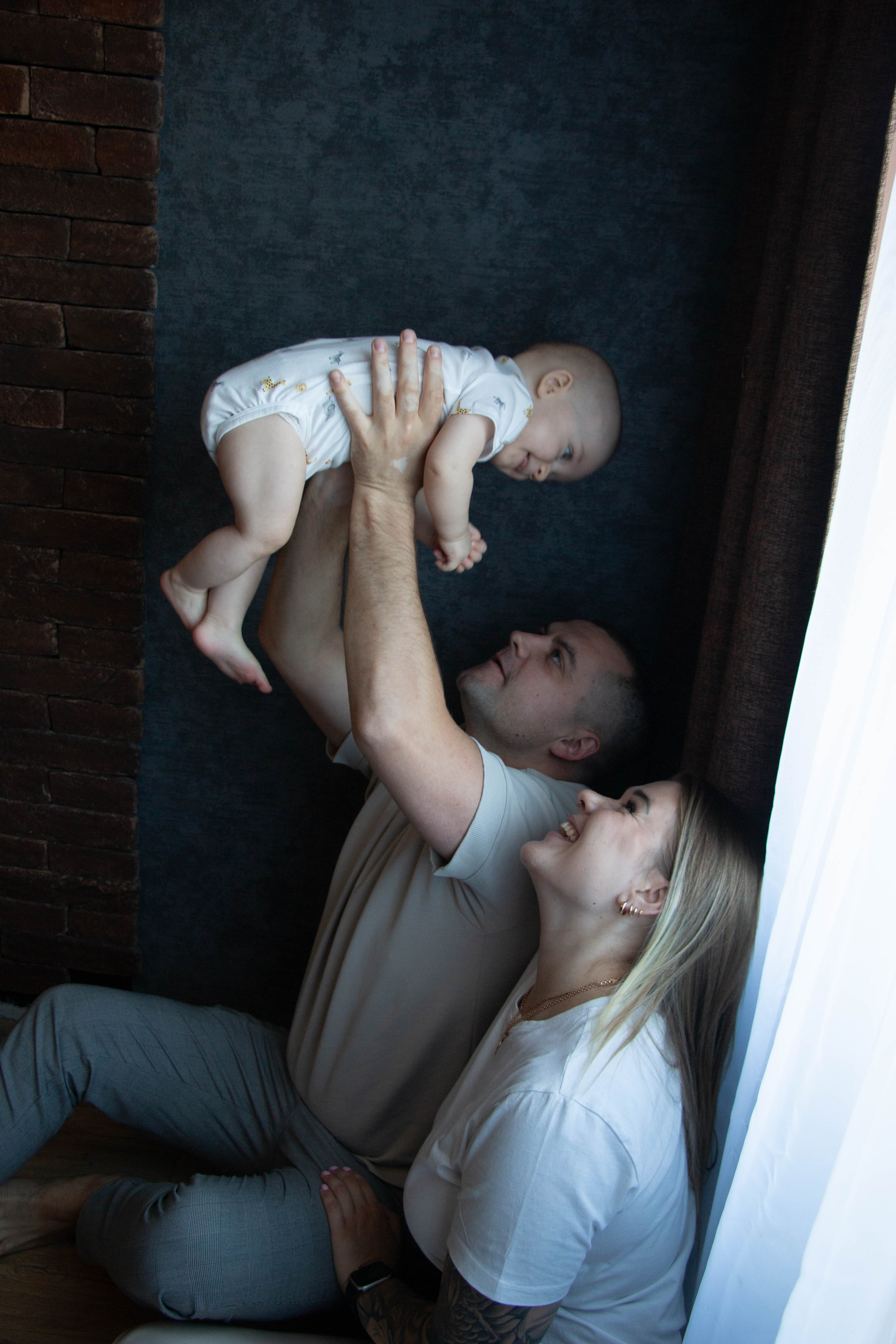 Артур, Вика и Роберт. Бережно сохраняю ваши чувства и истории на своих фотографиях