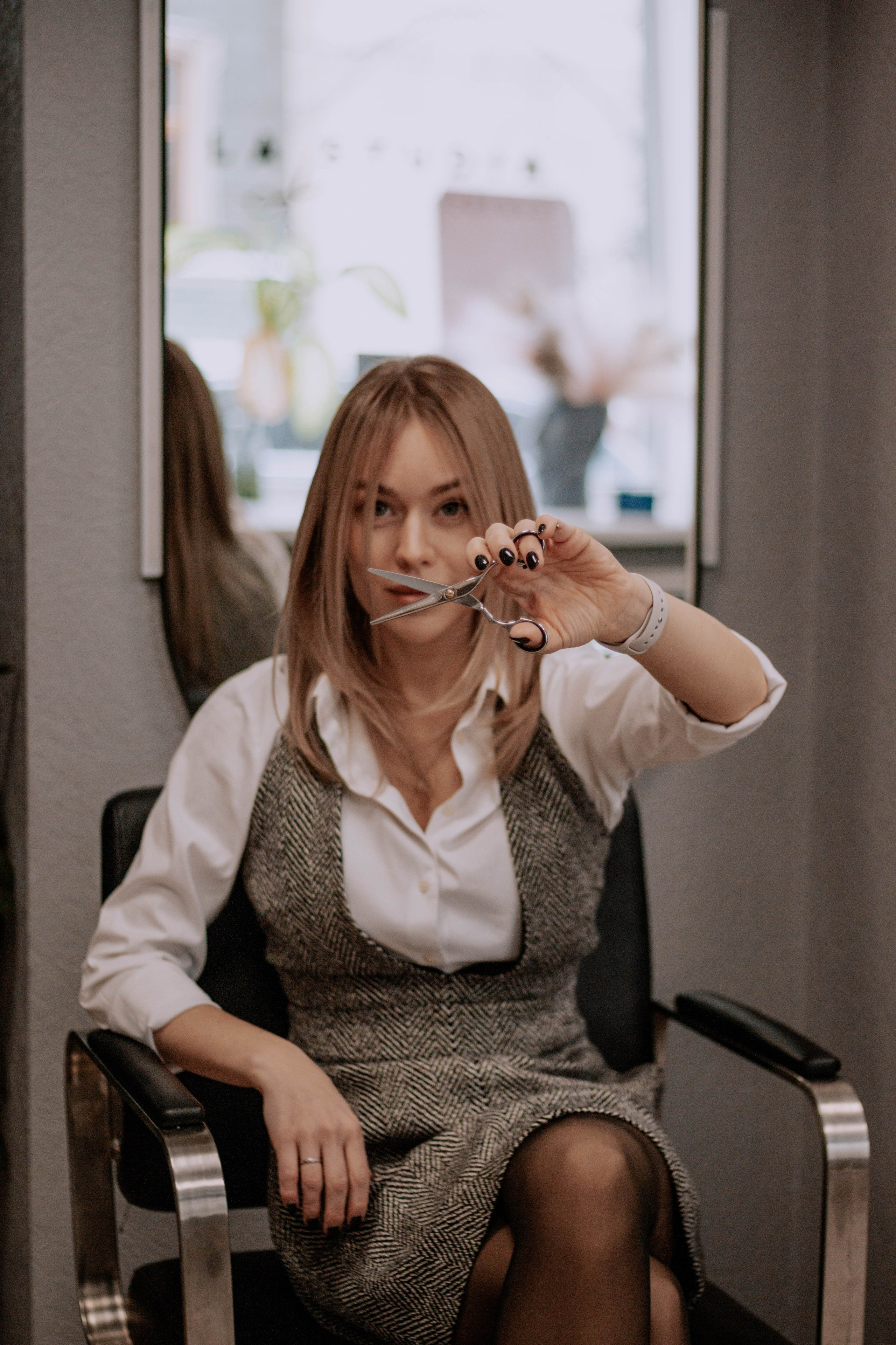 Настя- стилист по волосам. Бережно сохраняю ваши чувства и истории на своих фотографиях