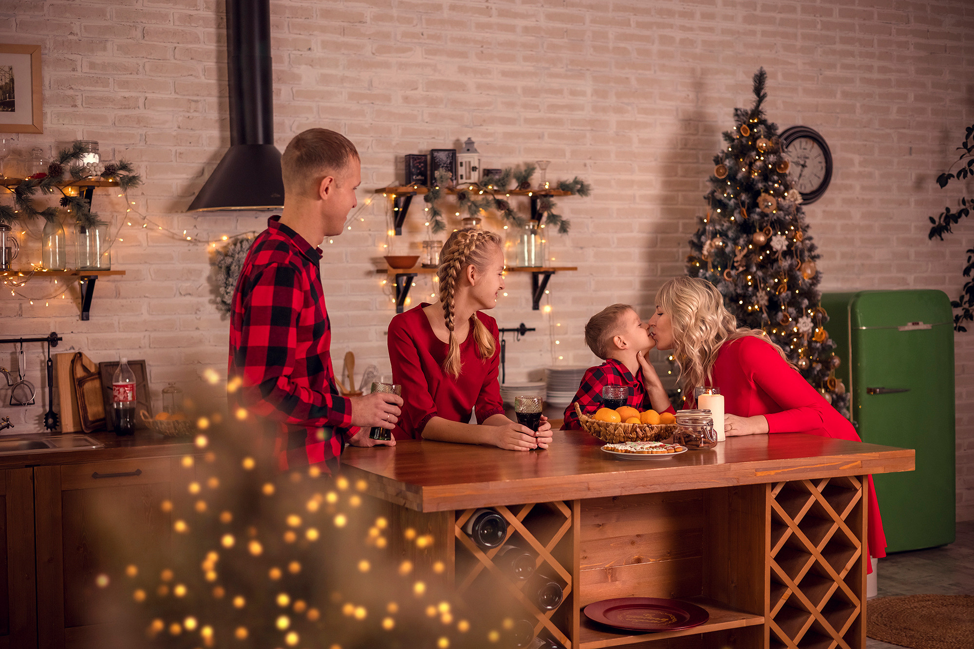 Семейная новогодняя фотосессия в студии PRESTIGE Пермь. Семейный и детский фотограф в Перми Мария Карабатова