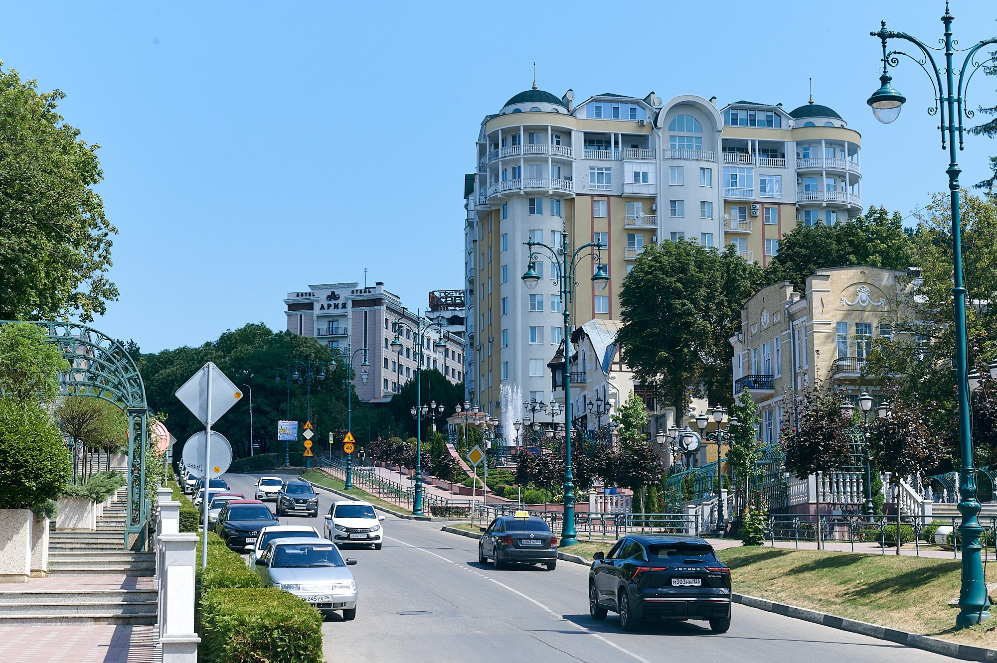 Кисловодск, Россия. Август 2024. Фотографии отовсюду и обо всем