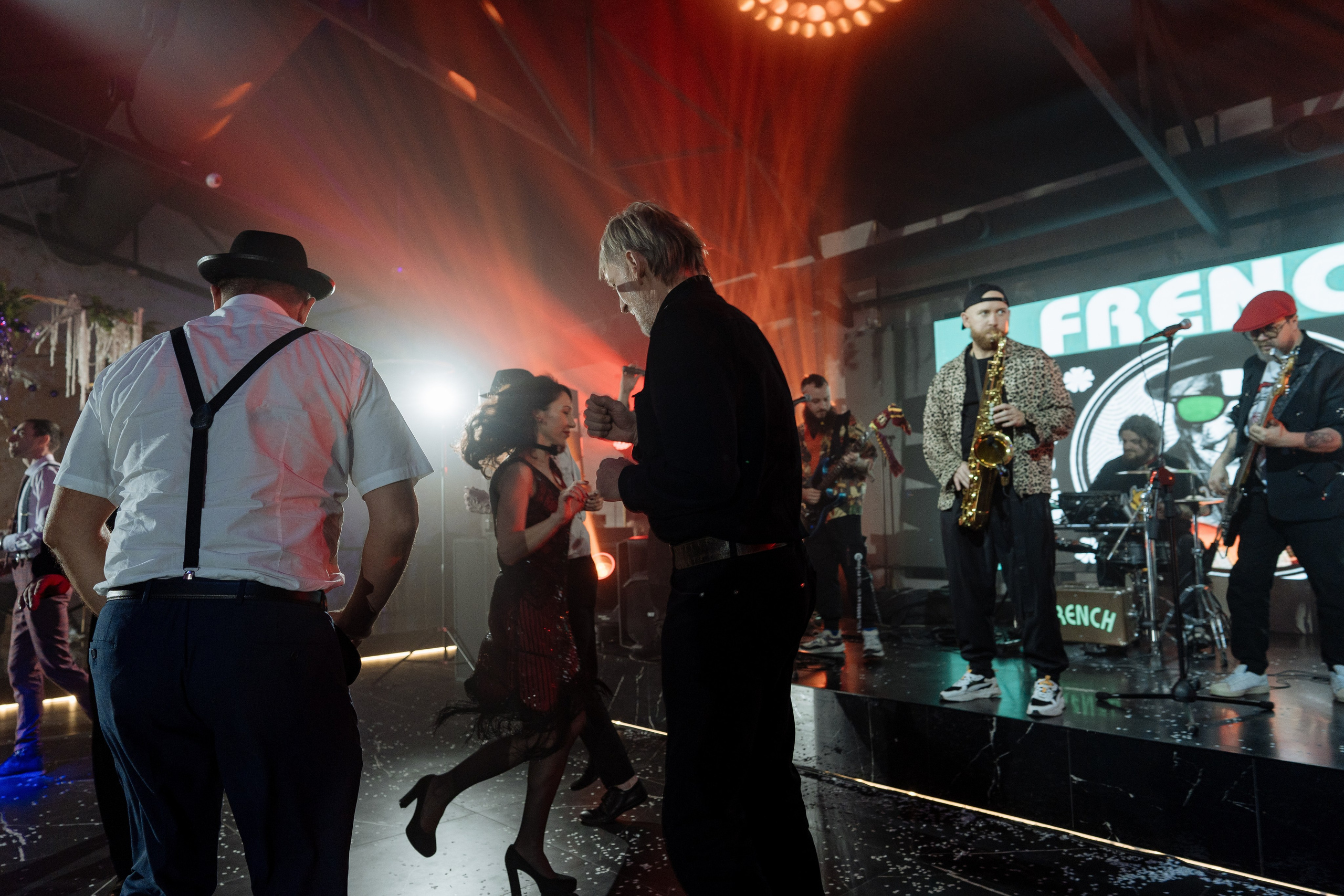 Альбион Тур