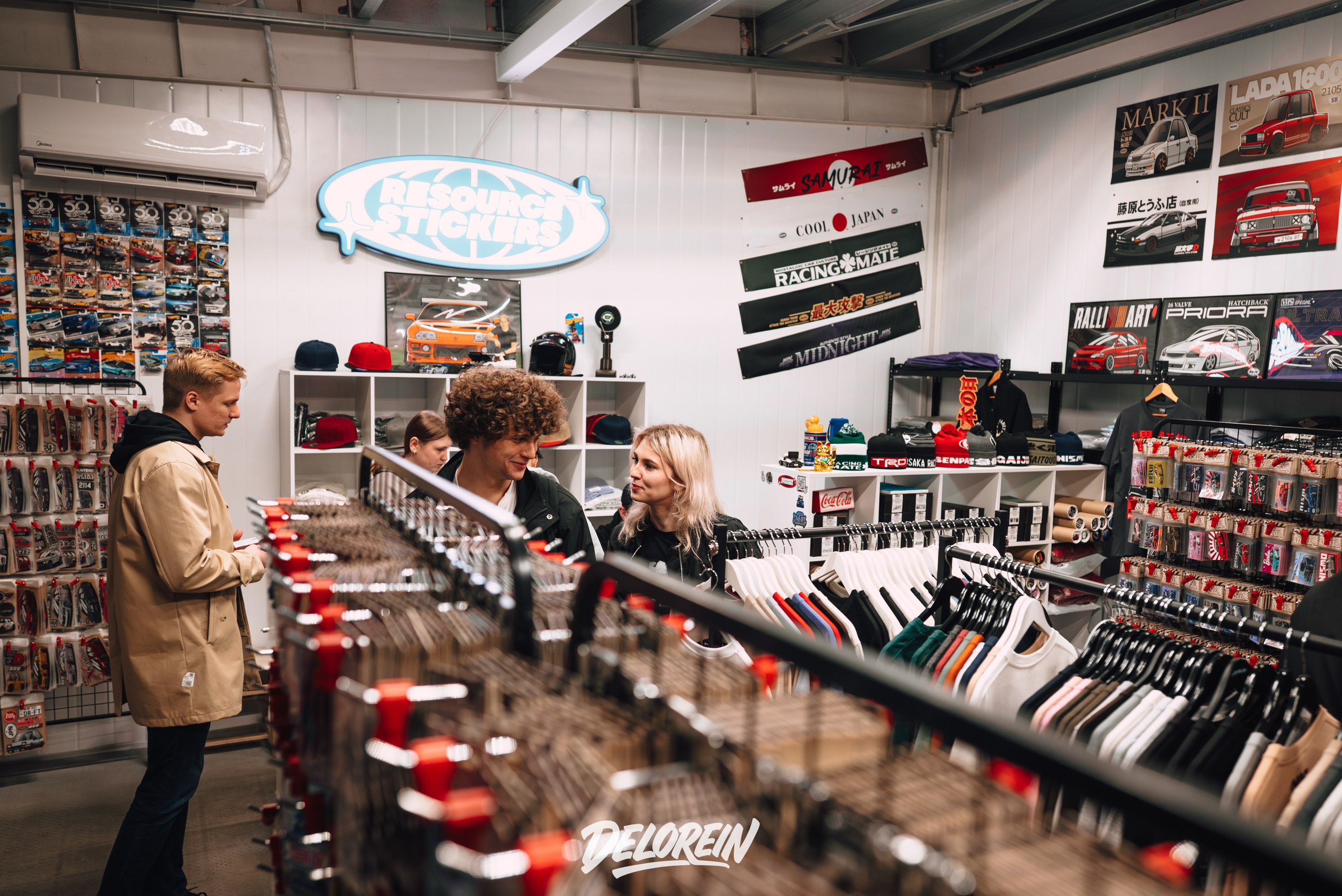 Downfly 15 апреля 2026. DeLorein