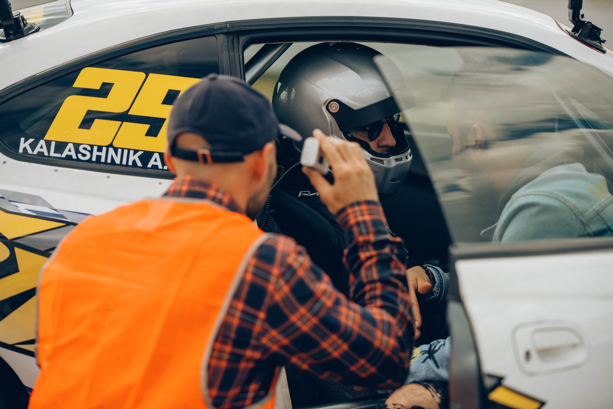 Rds запад ADM Raceway. DeLorein