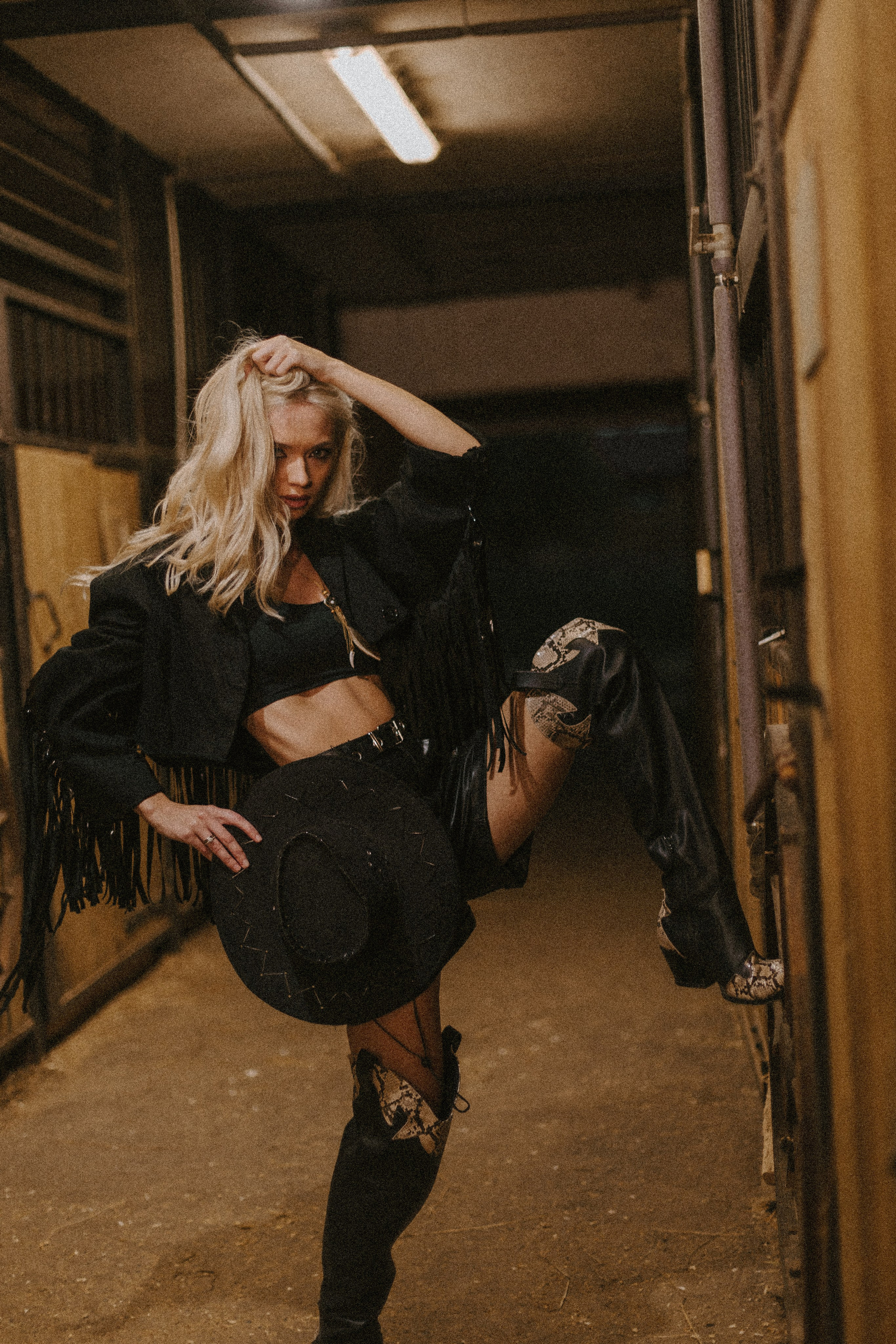 Надя «Вестерн». Павел Померанцев