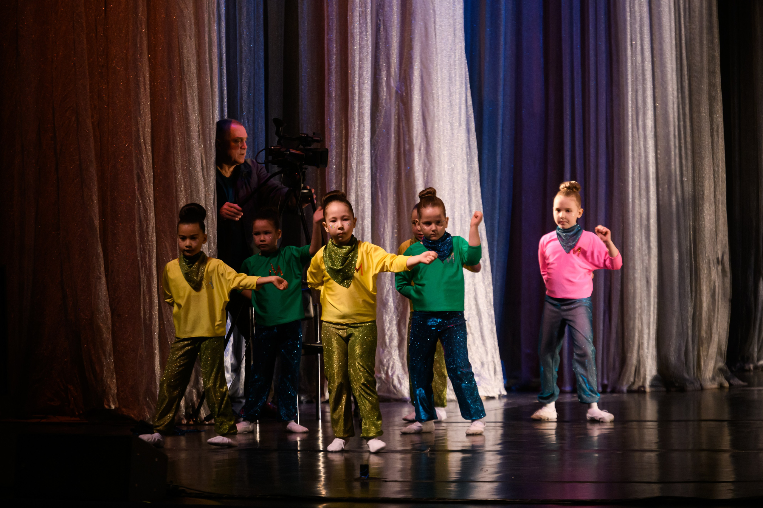 23 апреля, часть 1, БКЗ Октябрьский, г. Санкт-Петербург. Золотое яблочко